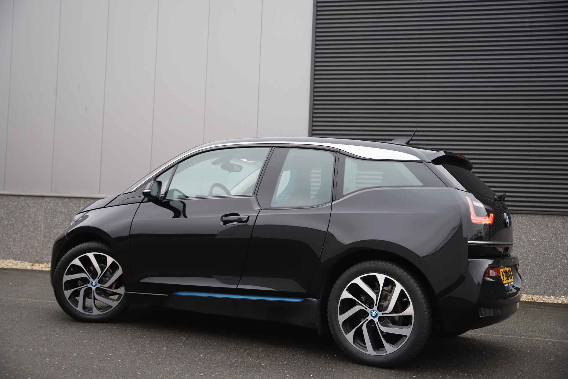 BMW i3 Executive 120Ah 42 kWh/ Navi-Pro/ W.pomp/3-Fase - 22/32