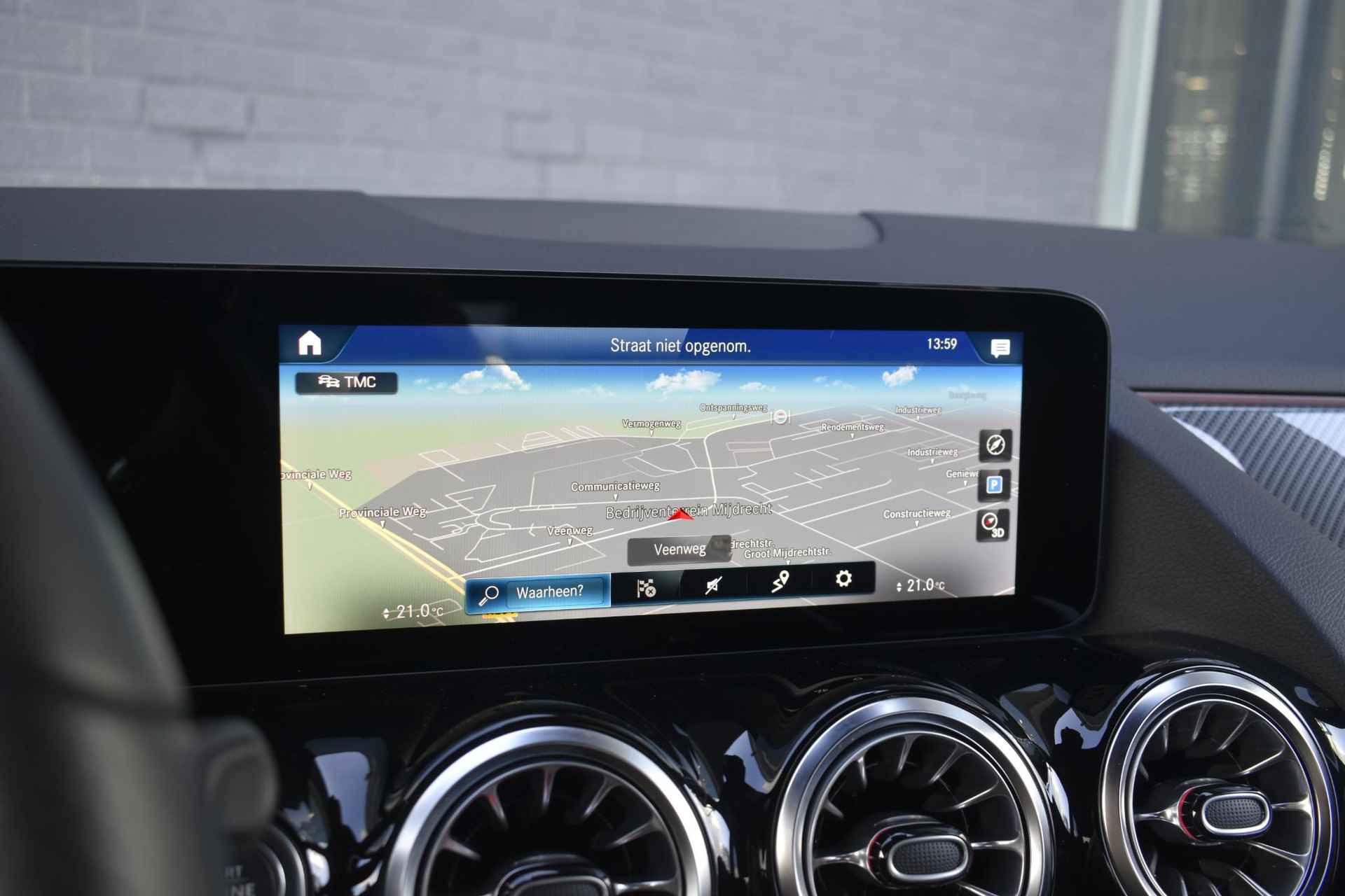 Mercedes-Benz GLA-klasse 180 Business Solution AMG / Widescreen / Navigatie / Stoelverwarming / Camera - 9/45