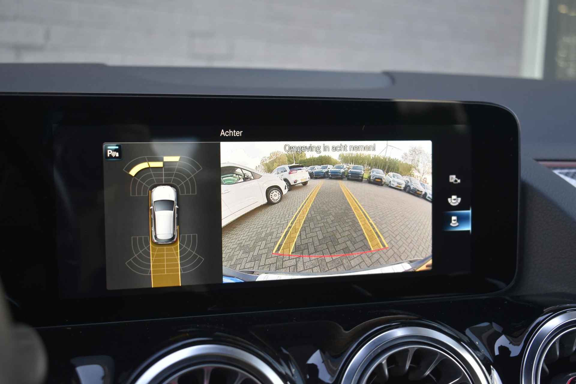 Mercedes-Benz GLA-klasse 180 Business Solution AMG / Widescreen / Navigatie / Stoelverwarming / Camera - 10/45