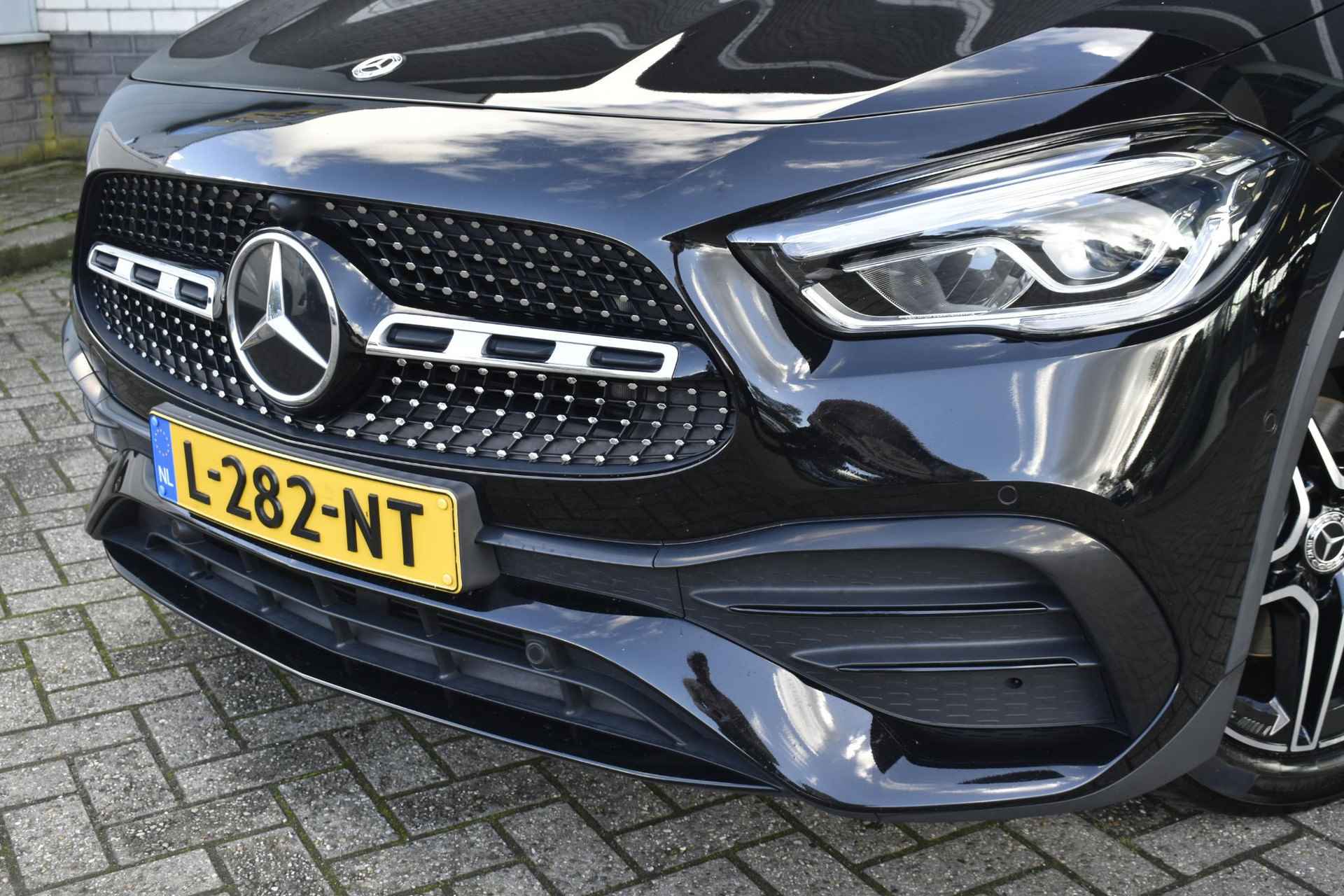 Mercedes-Benz GLA-klasse 180 Business Solution AMG / Widescreen / Navigatie / Stoelverwarming / Camera - 30/45