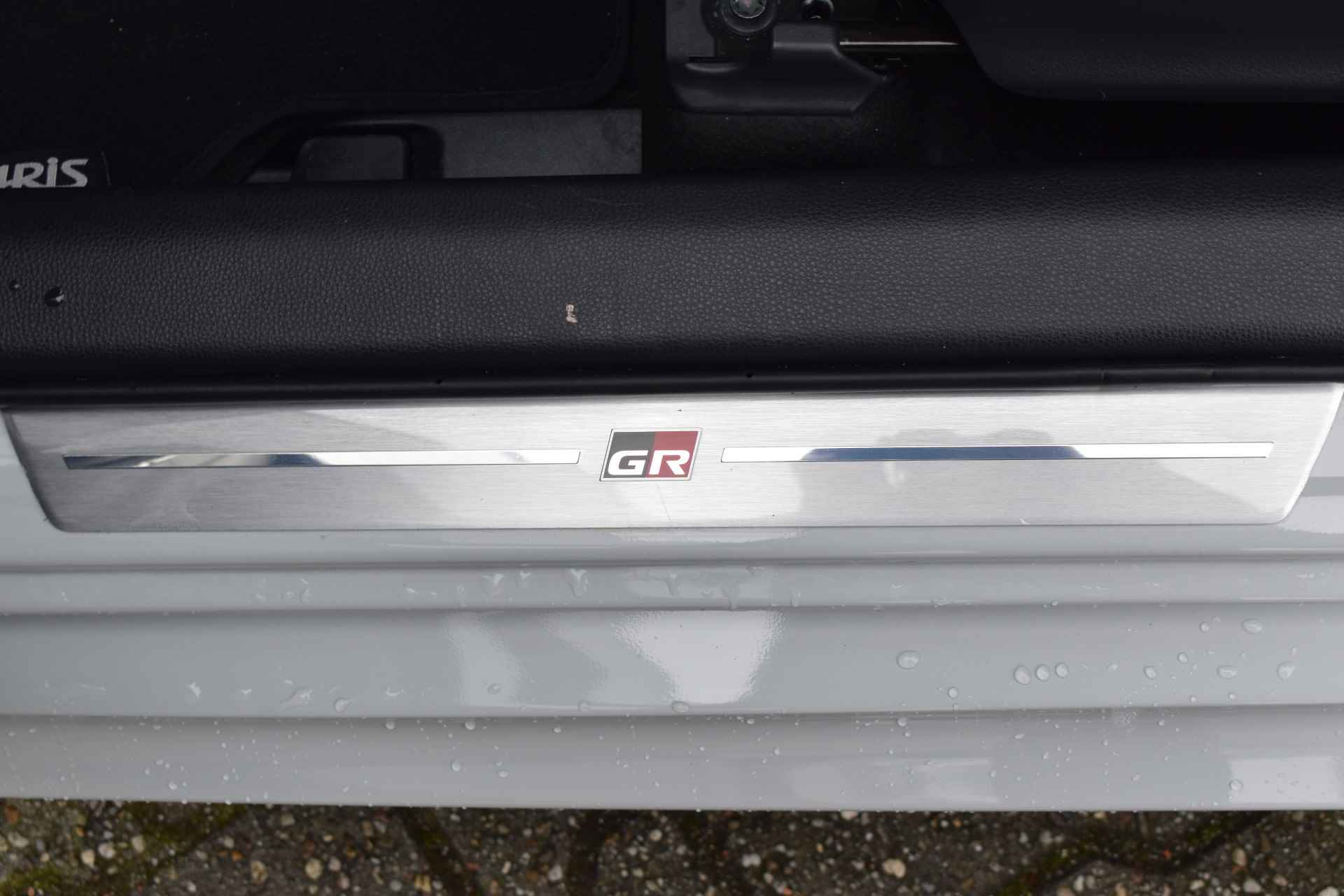 Toyota Yaris 1.5 Hybrid GR Sport - 19/38