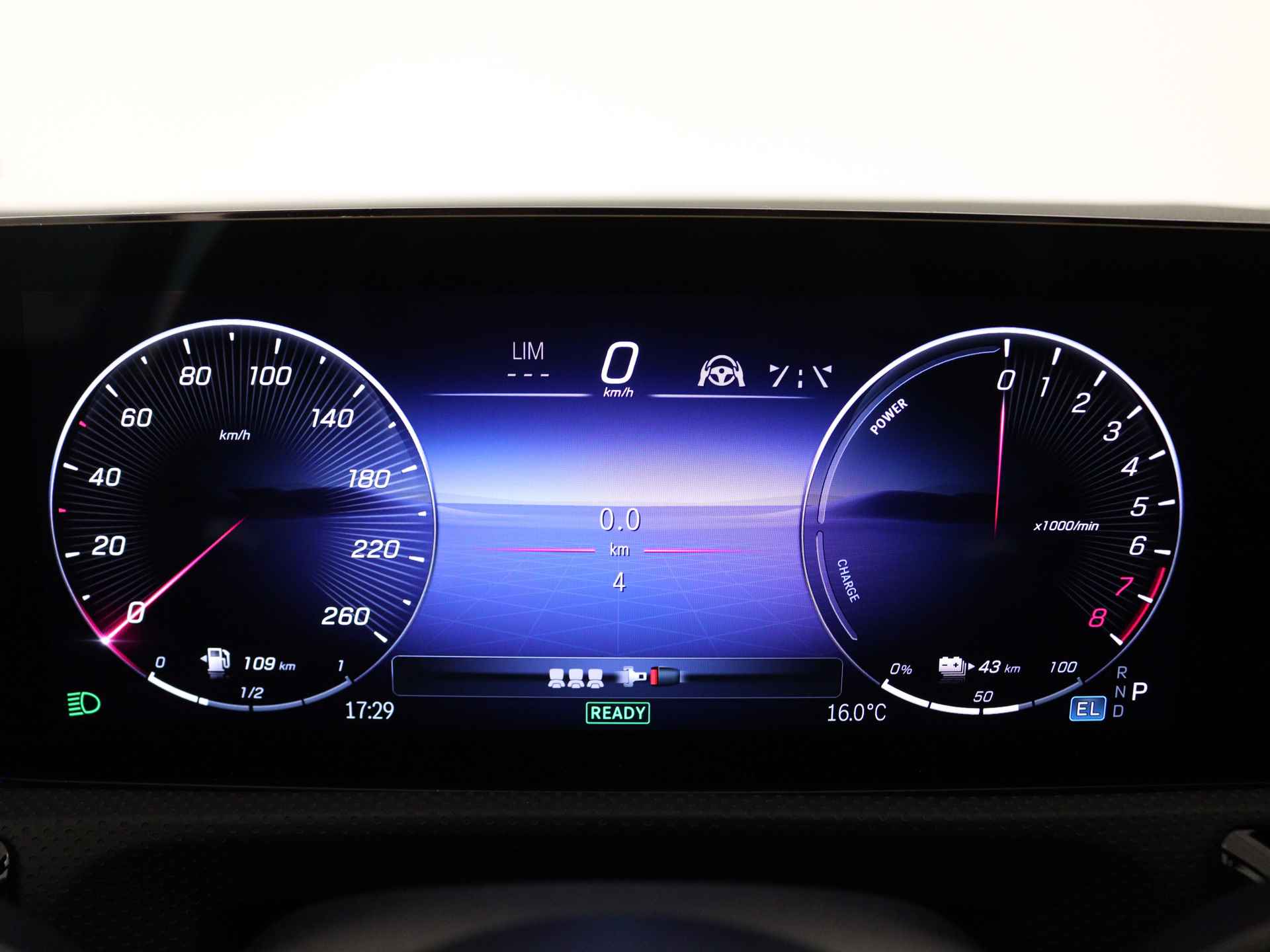 Mercedes-Benz A-Klasse 250 e AMG Line | Premium Pack | Rijassistentiepakket | Nightpakket | KEYLESS GO-comfortpakket | Extra USB-poorten | Sfeerverlichting | MBUX augmented reality voor navigatie | - 6/37