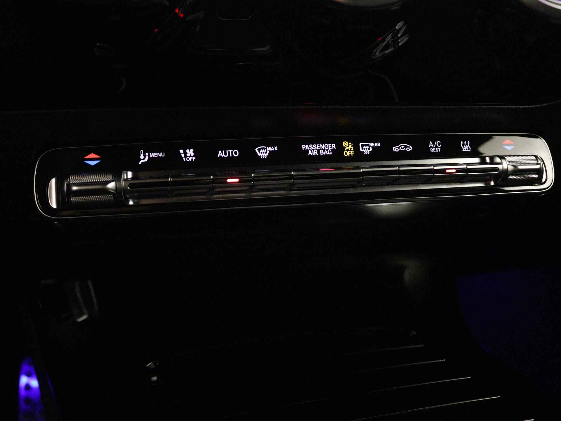 Mercedes-Benz A-Klasse 250 e AMG Line | Premium Pack | Rijassistentiepakket | Nightpakket | KEYLESS GO-comfortpakket | Extra USB-poorten | Sfeerverlichting | MBUX augmented reality voor navigatie | - 8/37