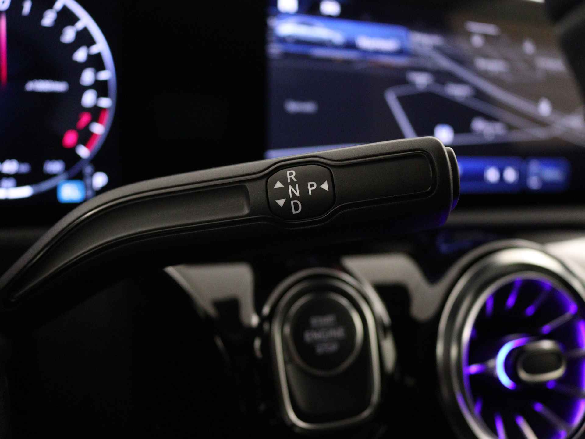 Mercedes-Benz A-Klasse 250 e AMG Line | Premium Pack | Rijassistentiepakket | Nightpakket | KEYLESS GO-comfortpakket | Extra USB-poorten | Sfeerverlichting | MBUX augmented reality voor navigatie | - 18/37