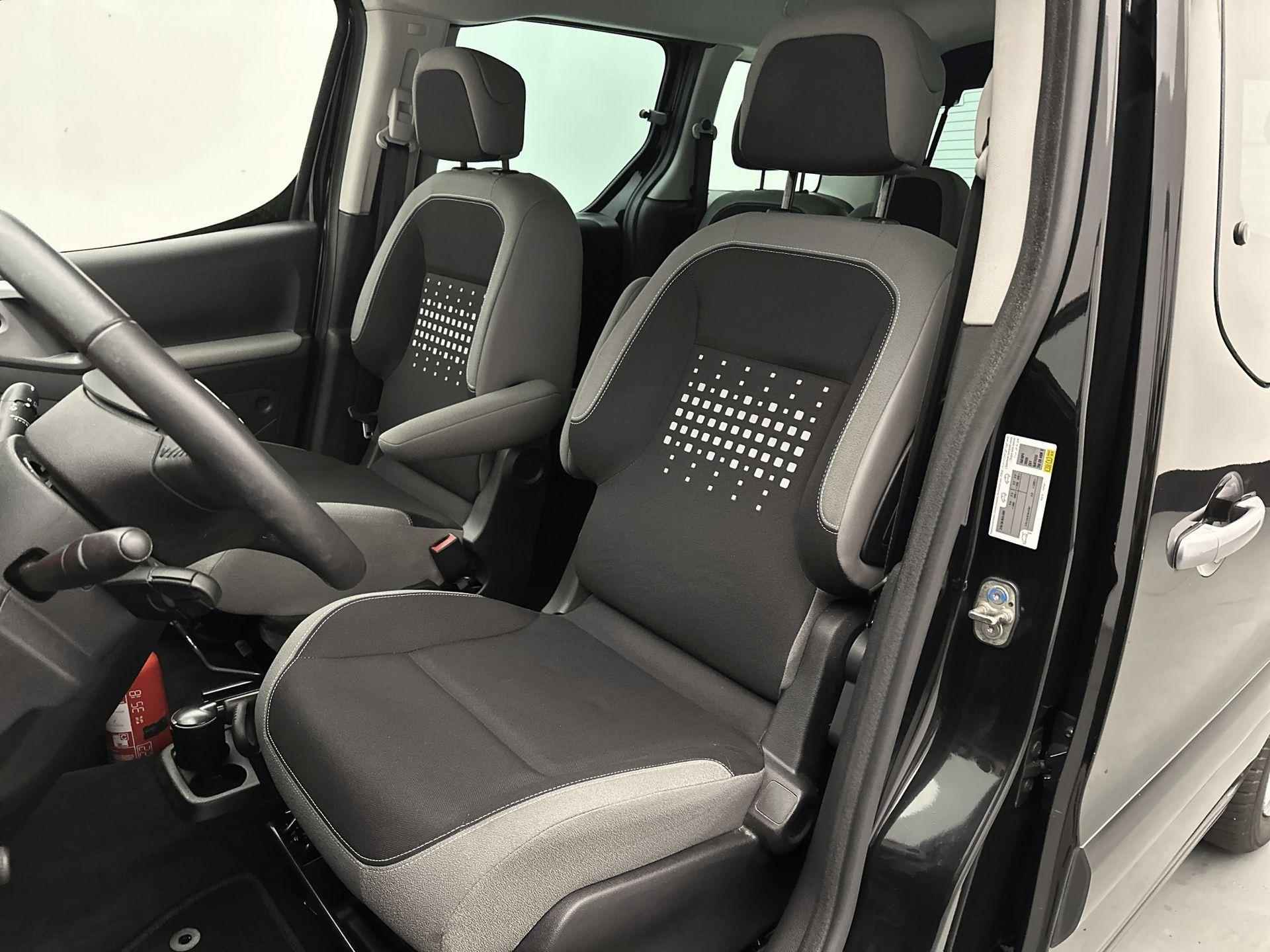 Citroen Berlingo Feel 110 pk | Navigatie | Achteruitrijcamera | Zijschuifdeur Links en Rechts |  Airco | Cruise Control | - 25/30