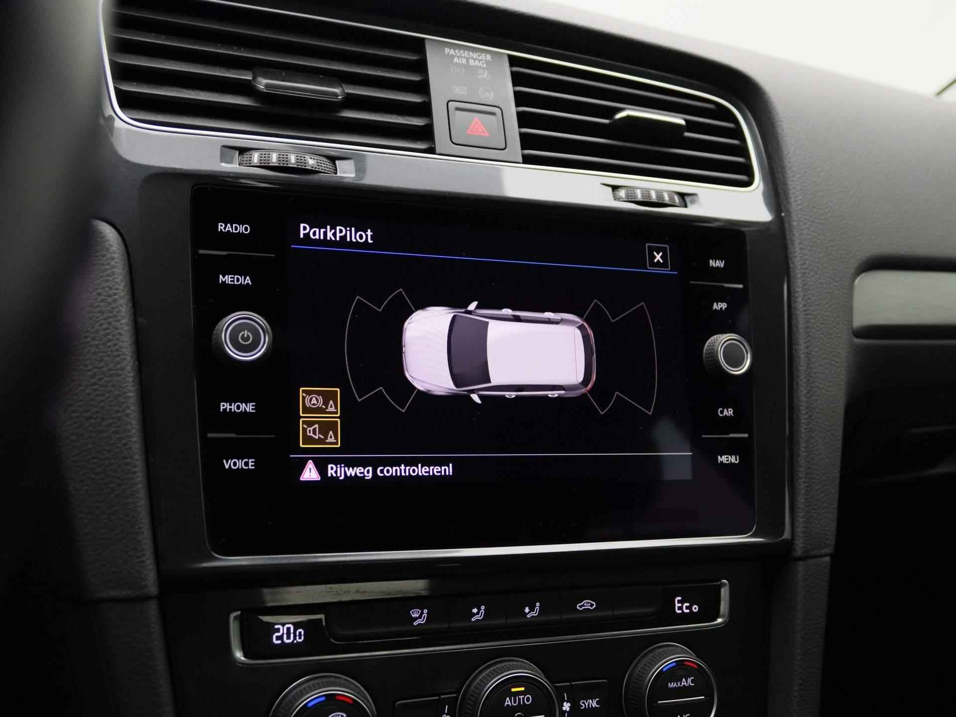 Volkswagen e-Golf E-DITION | Navigatie | Climate Control | Parkeerhulp | Carplay | - 18/36