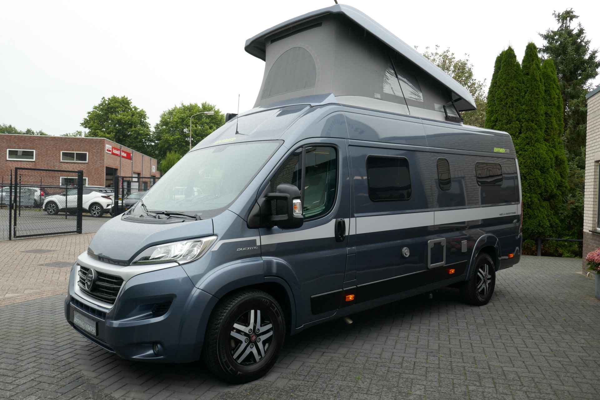 Hymer Yellowstone 640 Hymercar Hefdak 150 pk AUTOMAAT Euro6 Fiat Ducato **Lengtebedden/Hefdak met 2 slaapplaatsen/Trekhaak/NL Camper/S - 50/76