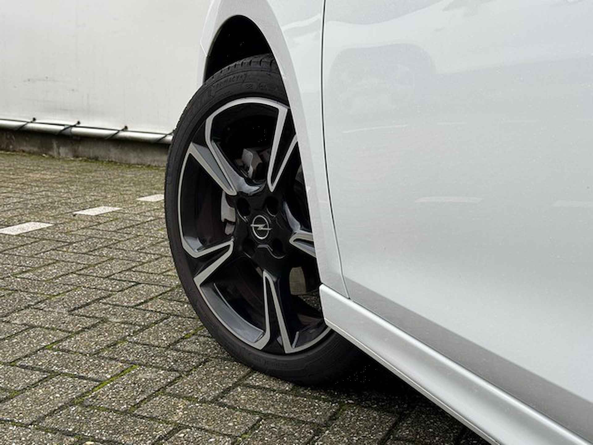 Opel Corsa 1.2 Turbo GS-Line met 17inch Velgen, Winterpakket, Climate Controle - 14/14