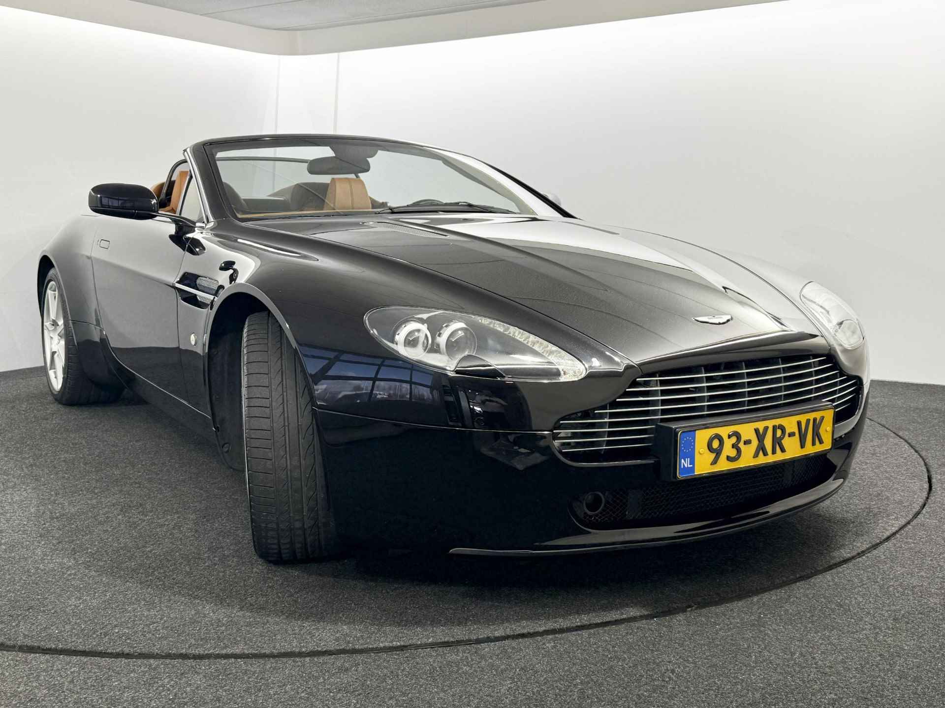 Aston Martin V8 Vantage Roadster 4.3 V8 Sportshift / NL auto / Voll. dealer historie / 60.000km - 29/32