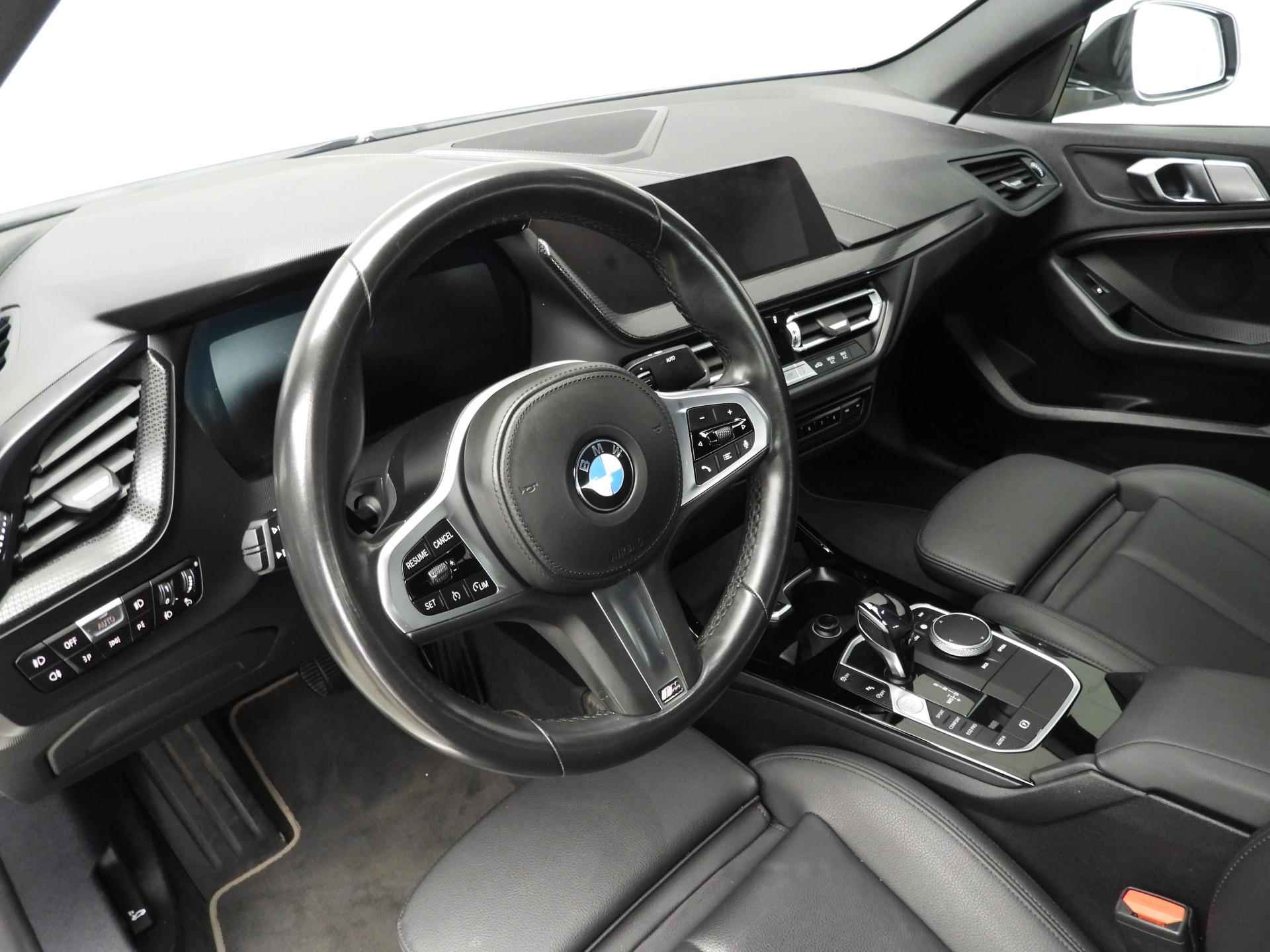 BMW 2 Serie Gran Coupé 218i LED | Navigatie | Trekhaak | Sportstoelen | DAB | Hifi speakers | Alu 18 inch - 7/38