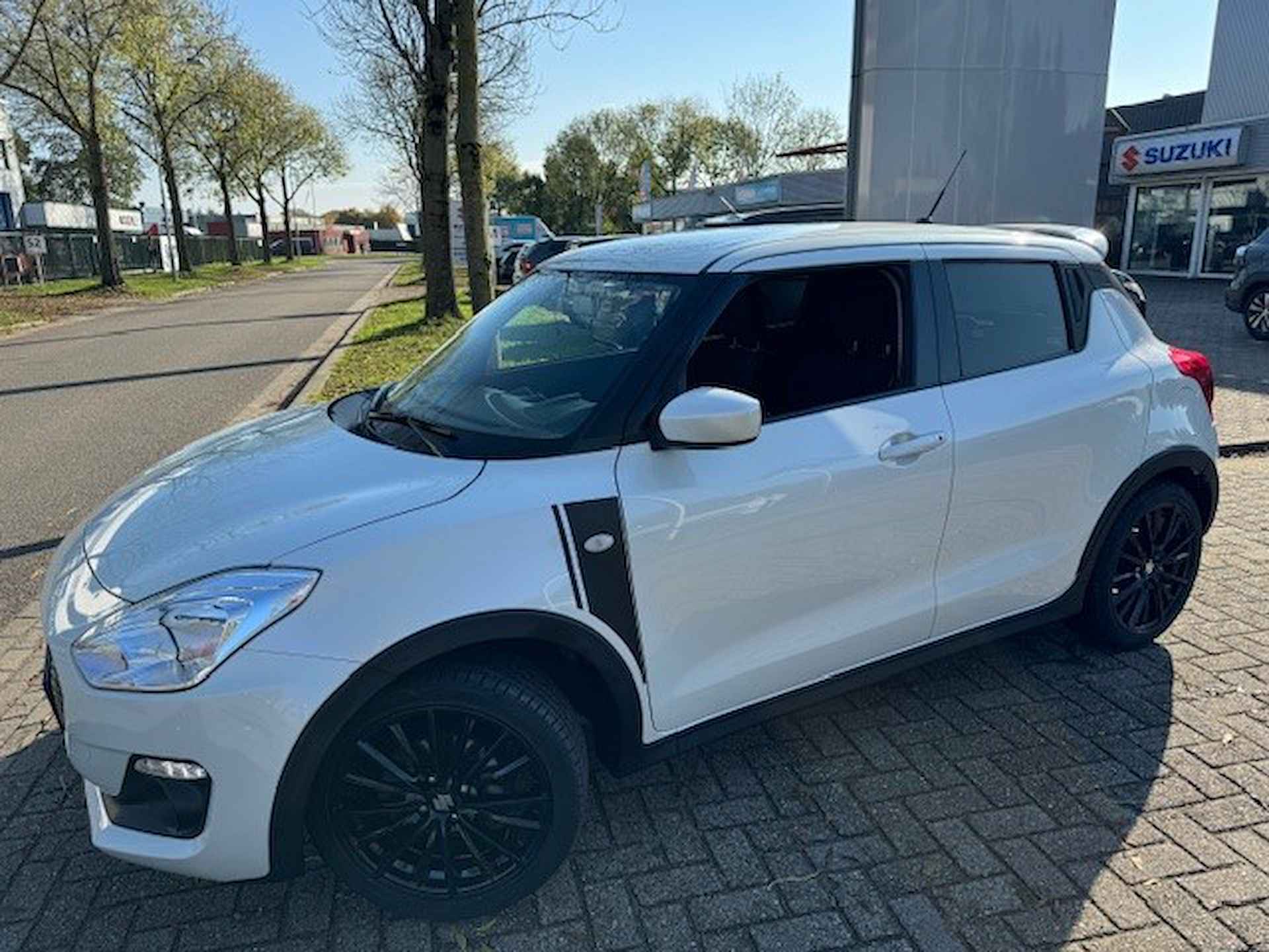 SUZUKI Swift 1.2 DualJet 90pk Sportline - 3/39