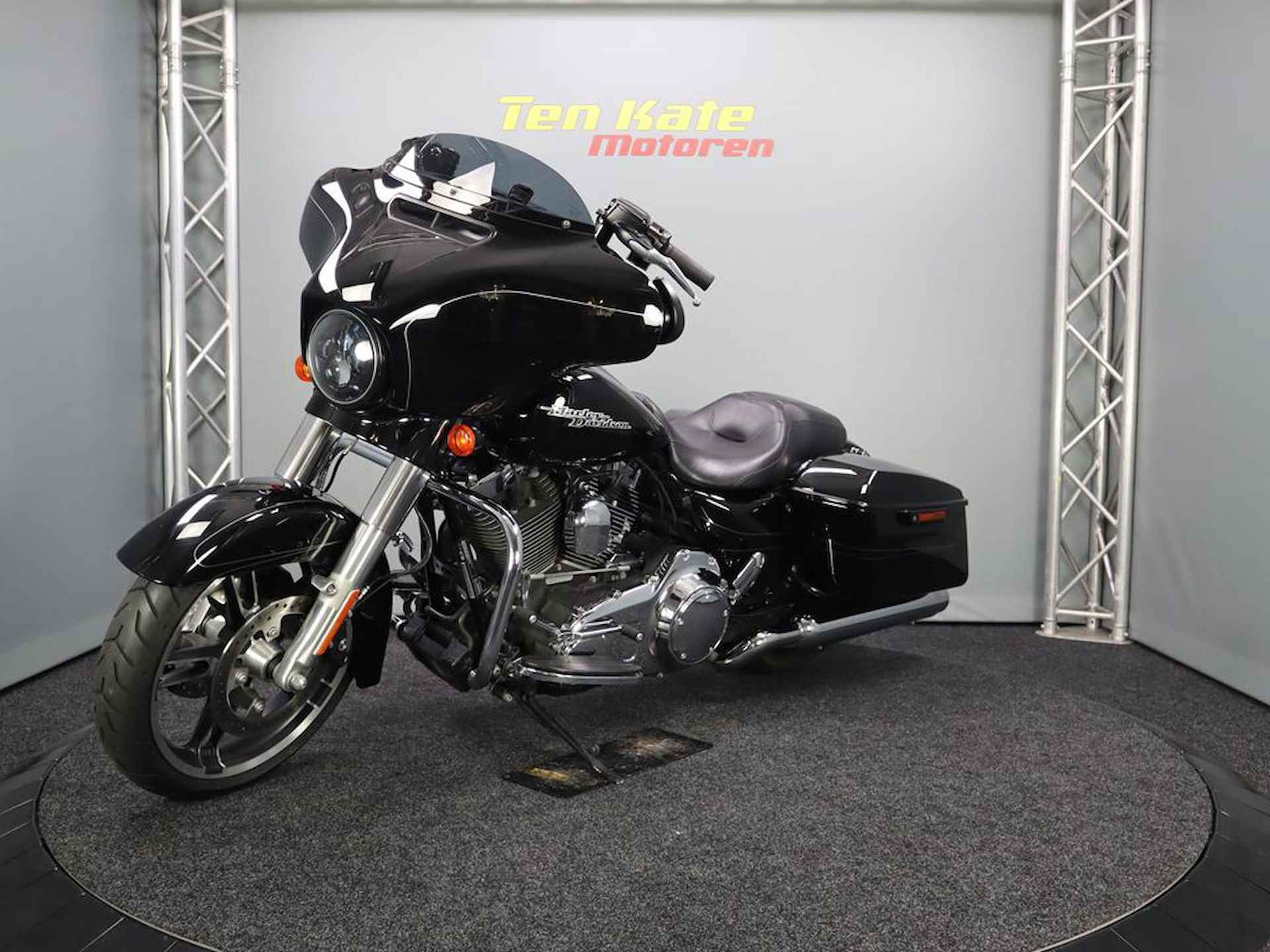 Harley Davidson Street Glide Special - 6/11