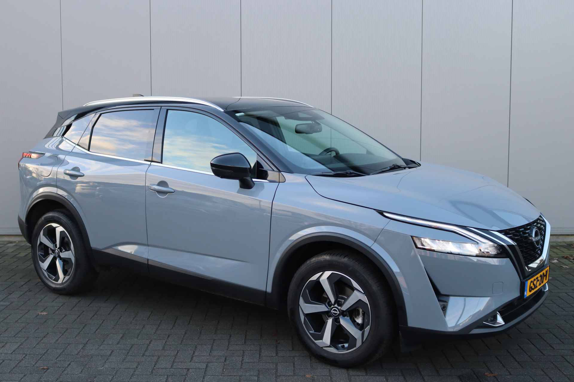 Nissan QASHQAI 1.3DIG-T 158PK MHEV Automaat N-Connecta Navigatie/Camera/Panoramadak/Adaptive-Cruisecontrol - 2/32