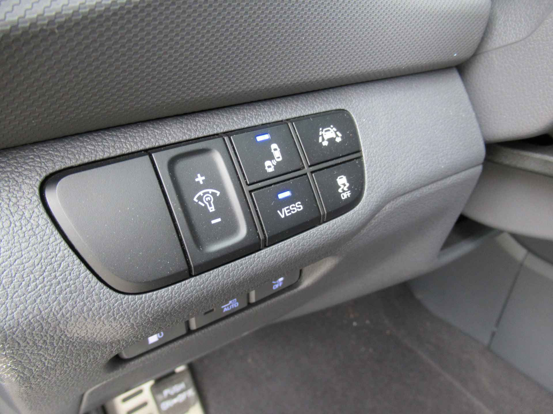 Hyundai IONIQ 1.6 GDi PHEV Plug In Premium 2e eigen - dealer onderh - full options! - 15/39