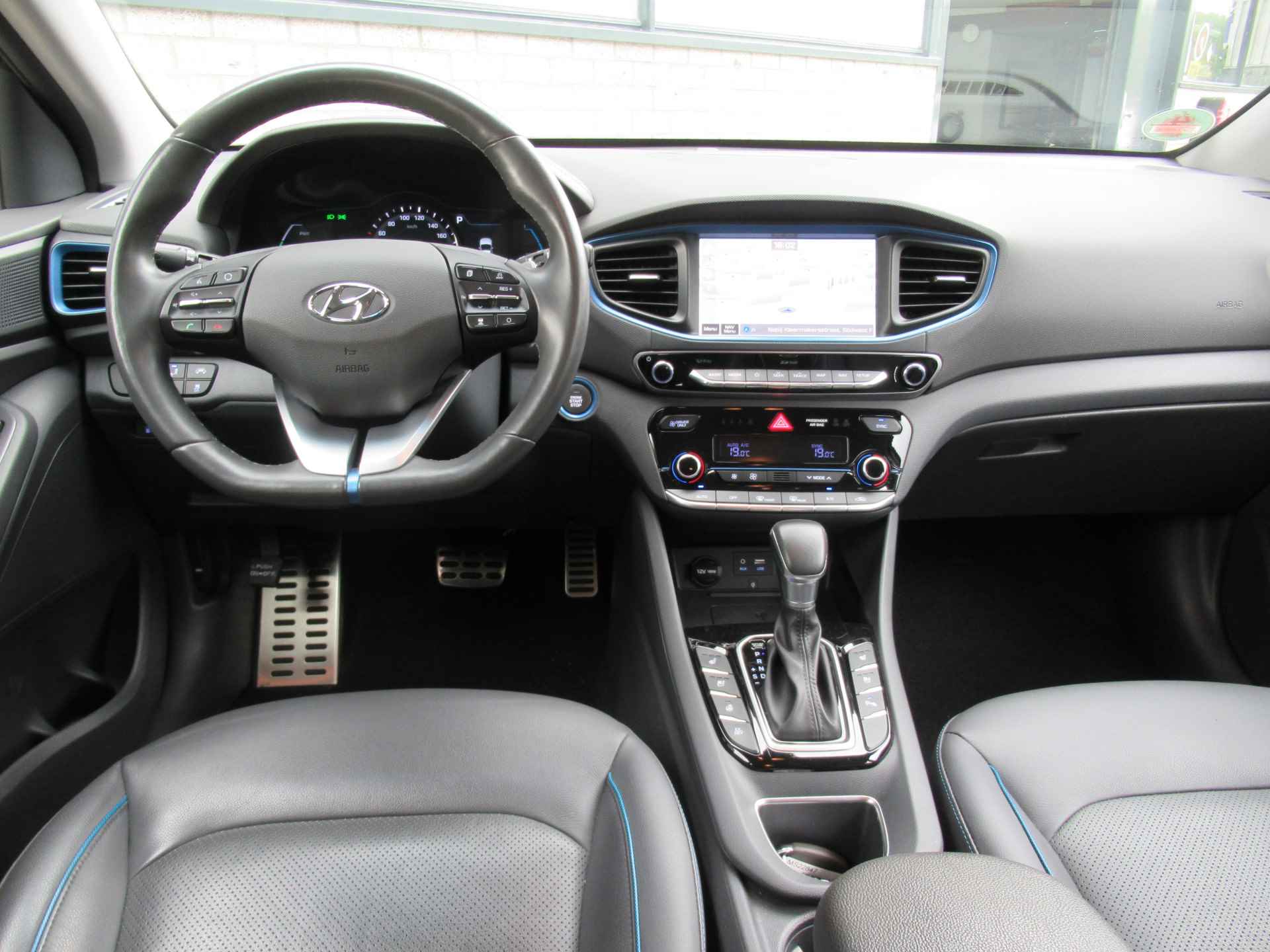 Hyundai IONIQ 1.6 GDi PHEV Plug In Premium 2e eigen - dealer onderh - full options! - 26/39