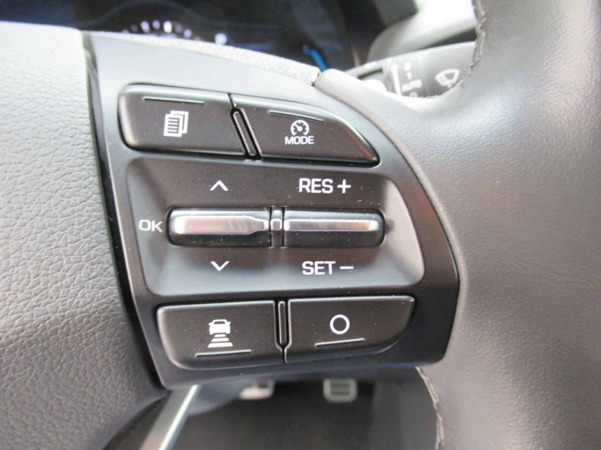 Hyundai IONIQ 1.6 GDi PHEV Plug In Premium 2e eigen - dealer onderh - full options! - 30/39