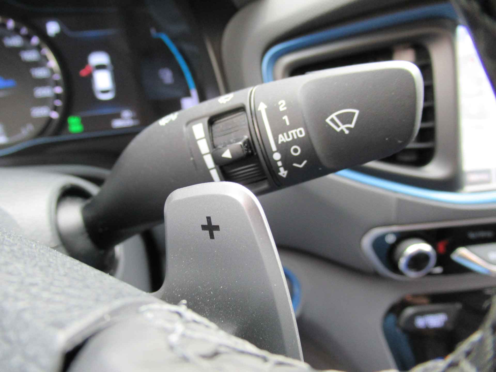 Hyundai IONIQ 1.6 GDi PHEV Plug In Premium 2e eigen - dealer onderh - full options! - 31/39
