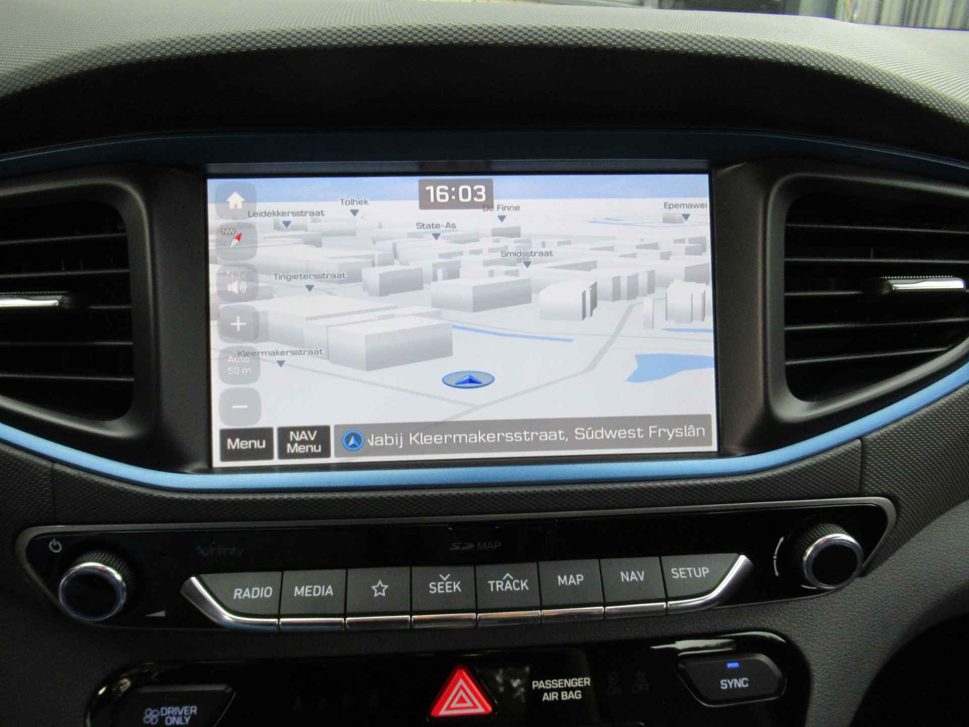 Hyundai IONIQ 1.6 GDi PHEV Plug In Premium 2e eigen - dealer onderh - full options! - 32/39