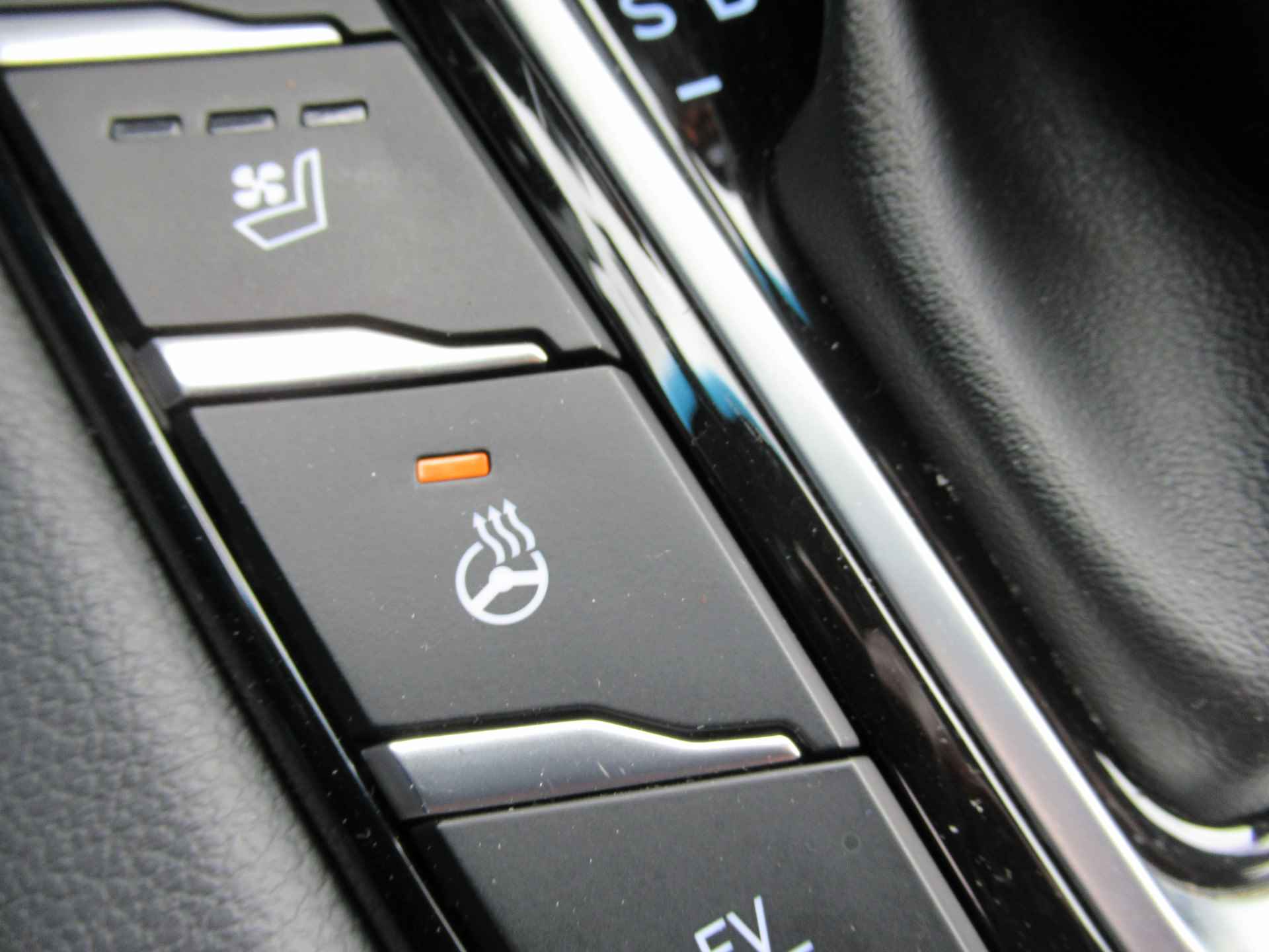 Hyundai IONIQ 1.6 GDi PHEV Plug In Premium 2e eigen - dealer onderh - full options! - 38/39