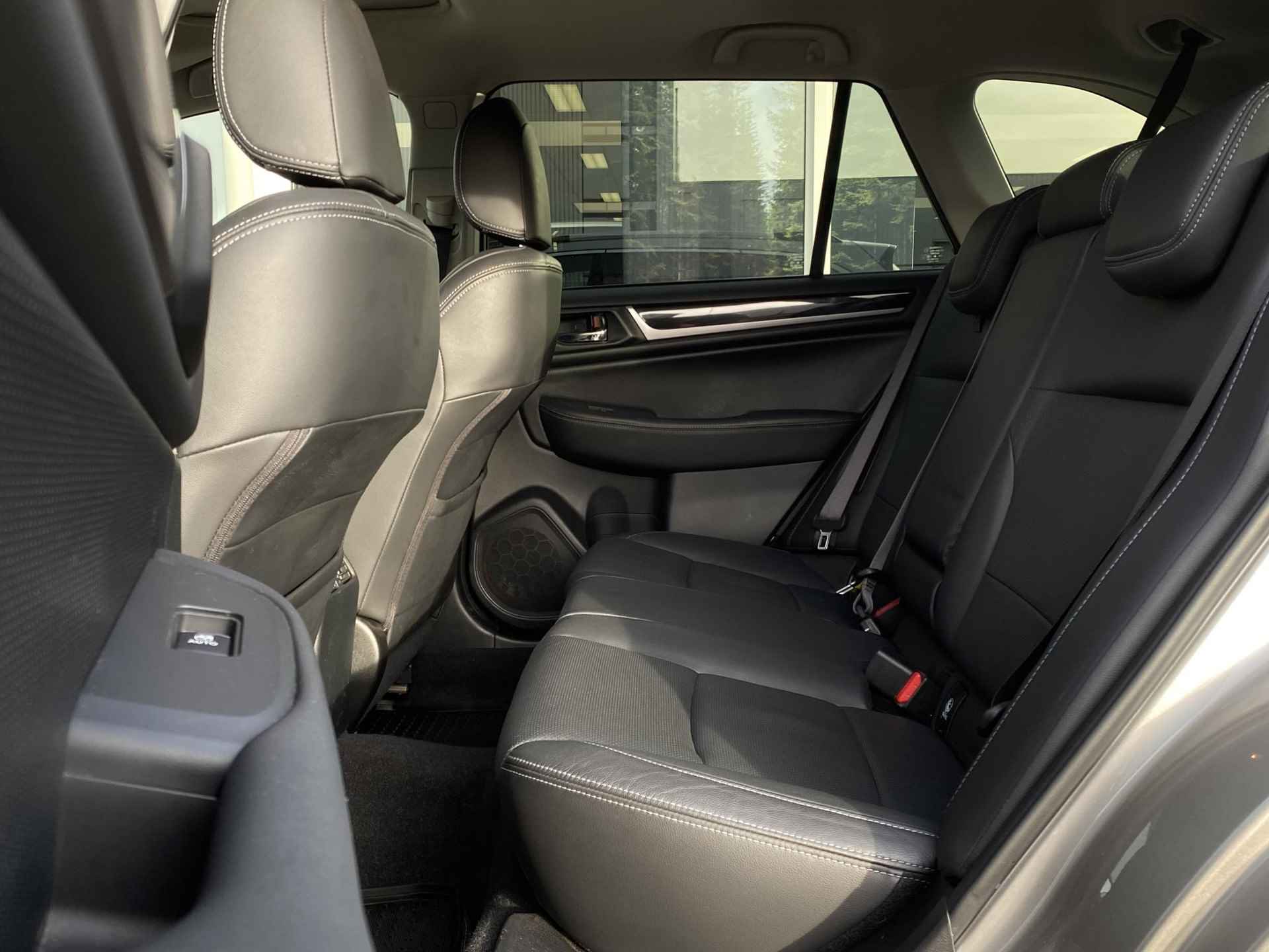 Subaru Outback 2.5i Premium | EyeSight | Trekhaak afneembaar | Adaptieve cruise control | Stoelverwarming voor | Harman/Kardon audiosysteem | Navigatie | - 8/41