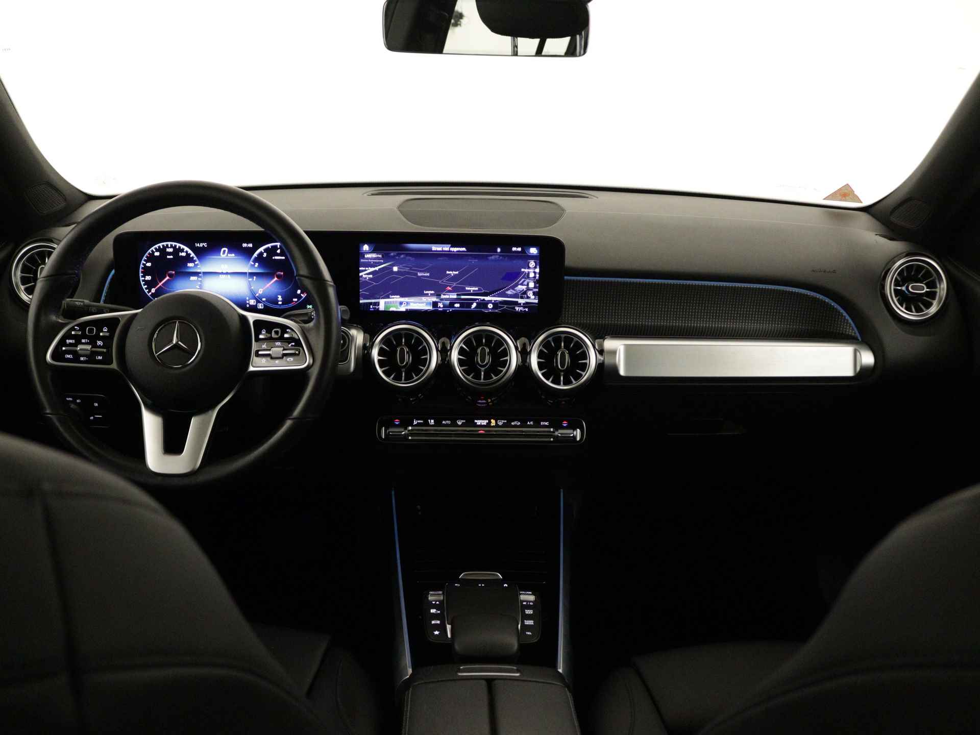 Mercedes-Benz GLB 180 Business Solution | Panoramadak | Parkeersensoren + Camera | Sfeerverlichting | Elektrische achterklep | Inclusief 24 maanden Mercedes-Benz Certified garantie voor Europa. - 6/44