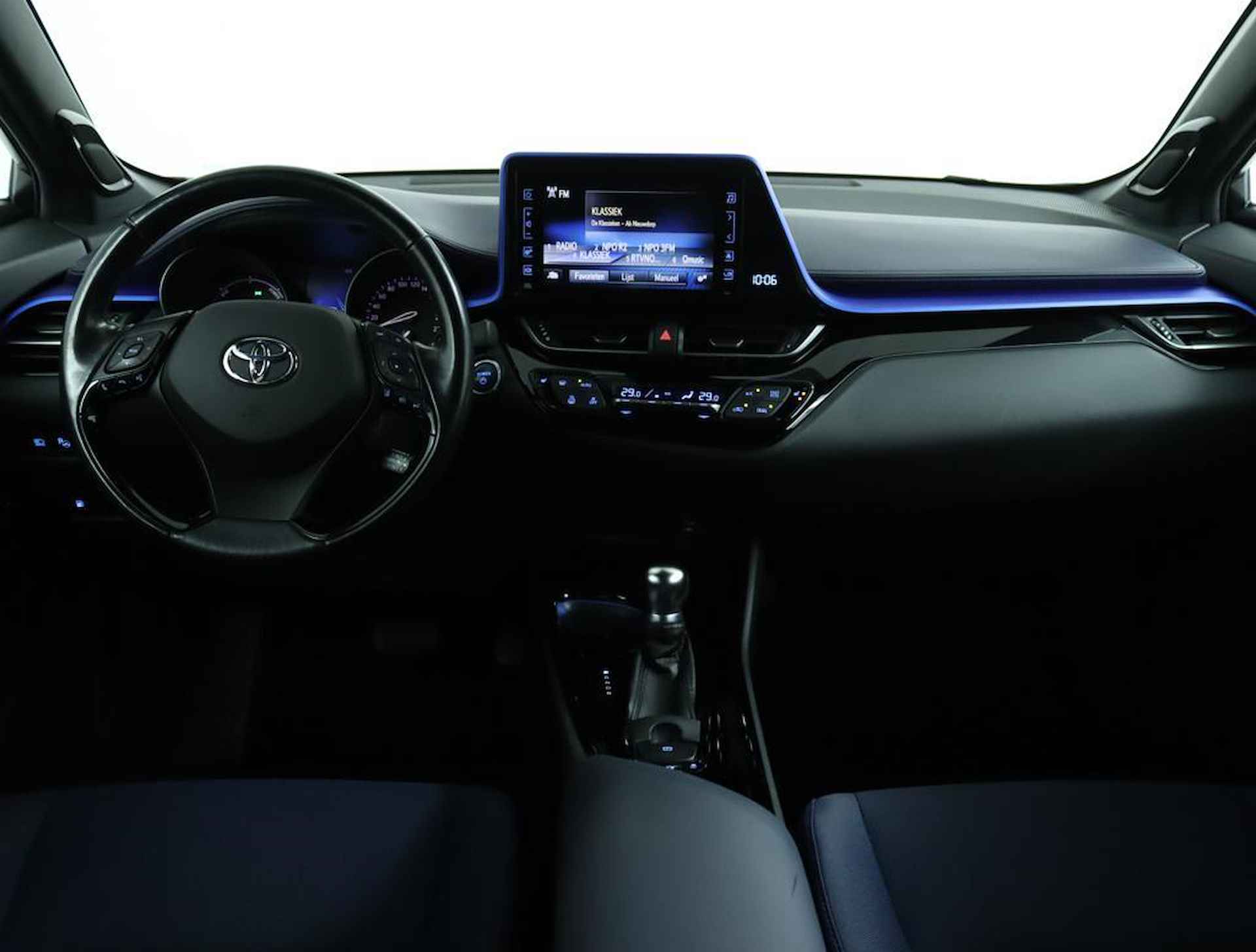 Toyota C-HR 1.8 Hybrid Executive | Trekhaak | Parkeersensoren | Camera | Stoelverwarming | Stuurwielverwarming | Climate Control | DAB+ Radio| - 4/54
