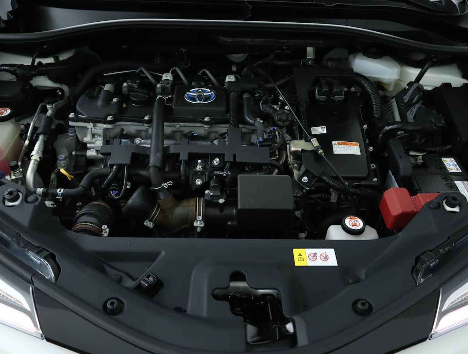 Toyota C-HR 1.8 Hybrid Executive | Trekhaak | Parkeersensoren | Camera | Stoelverwarming | Stuurwielverwarming | Climate Control | DAB+ Radio| - 33/54
