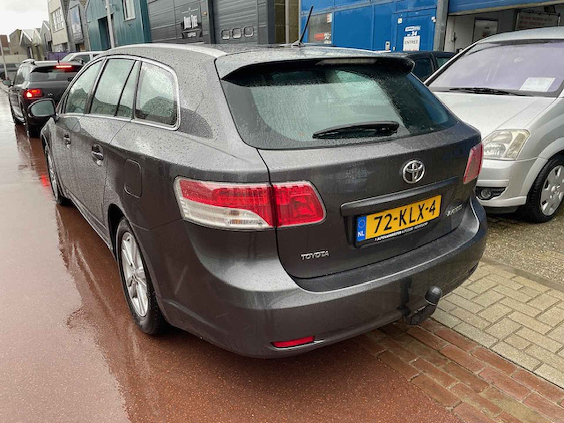 Toyota Avensis wagon 1.8 VVTi Dynamic Automaat 2010 Youngtimer Boekjes en NAP Bluetooth telefoon, 17" Sportvelgen, Trekhaak, etc. - 3/37