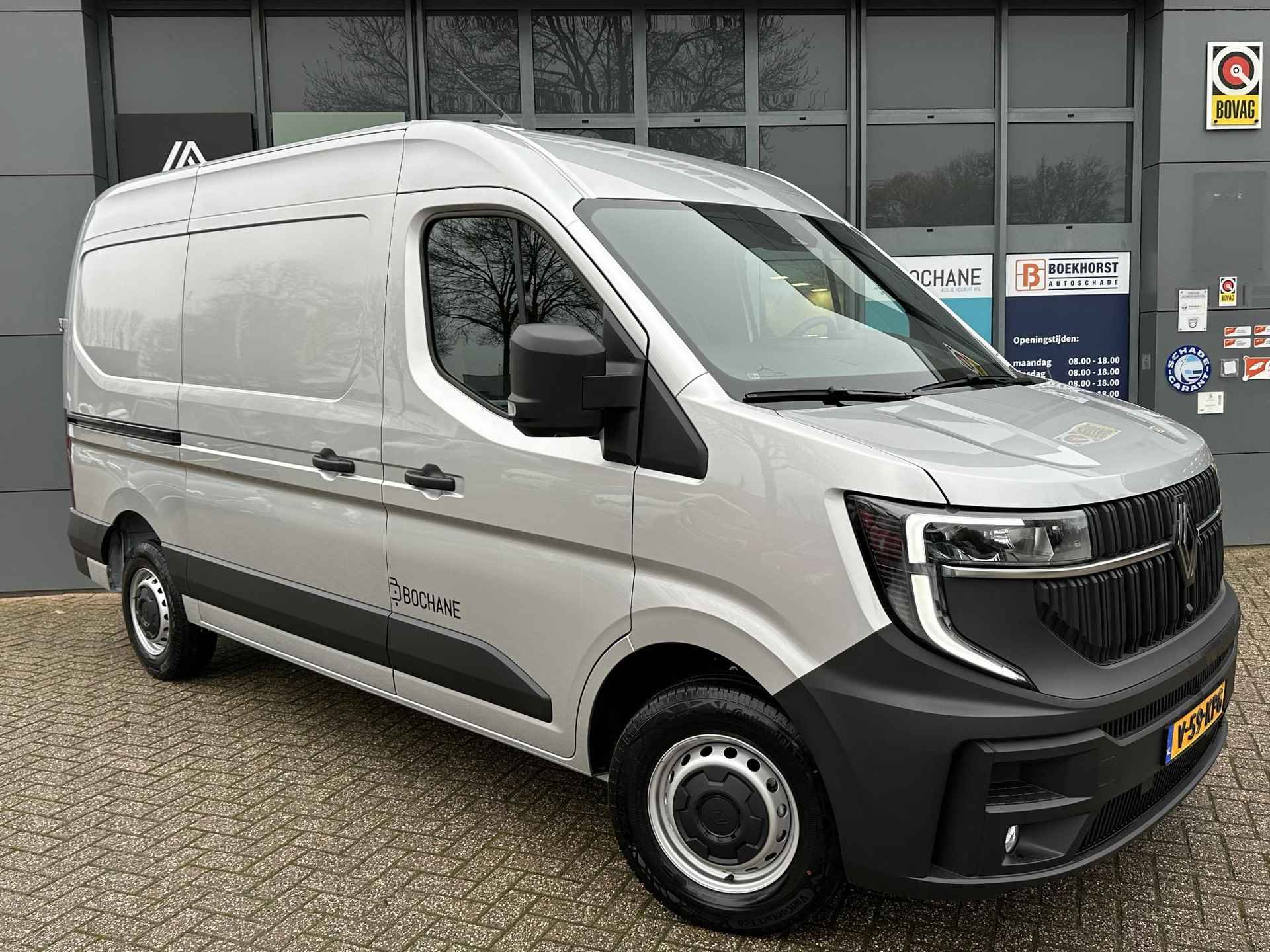 Renault Master T35 2.0 dCi 130 L2H2 Advance | Trekhaak | Draadloze oplader | Bedrijfswageninrichting | Stoelverwarming | Apple Carplay/Android Auto - 6/47