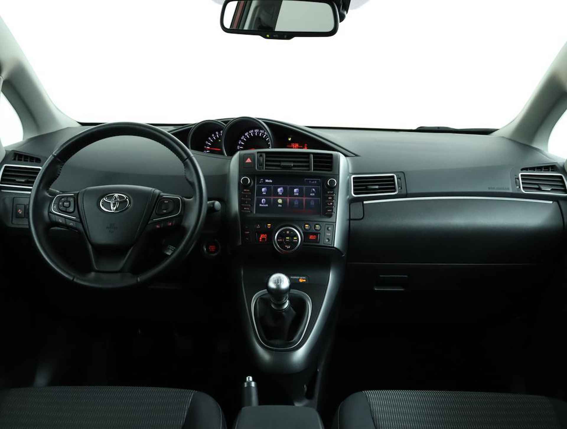 Toyota Verso 1.8 VVT-i Volcano Edition | Panoramadak | Stoelverwarming | Navigatie | Trekhaak | - 4/50