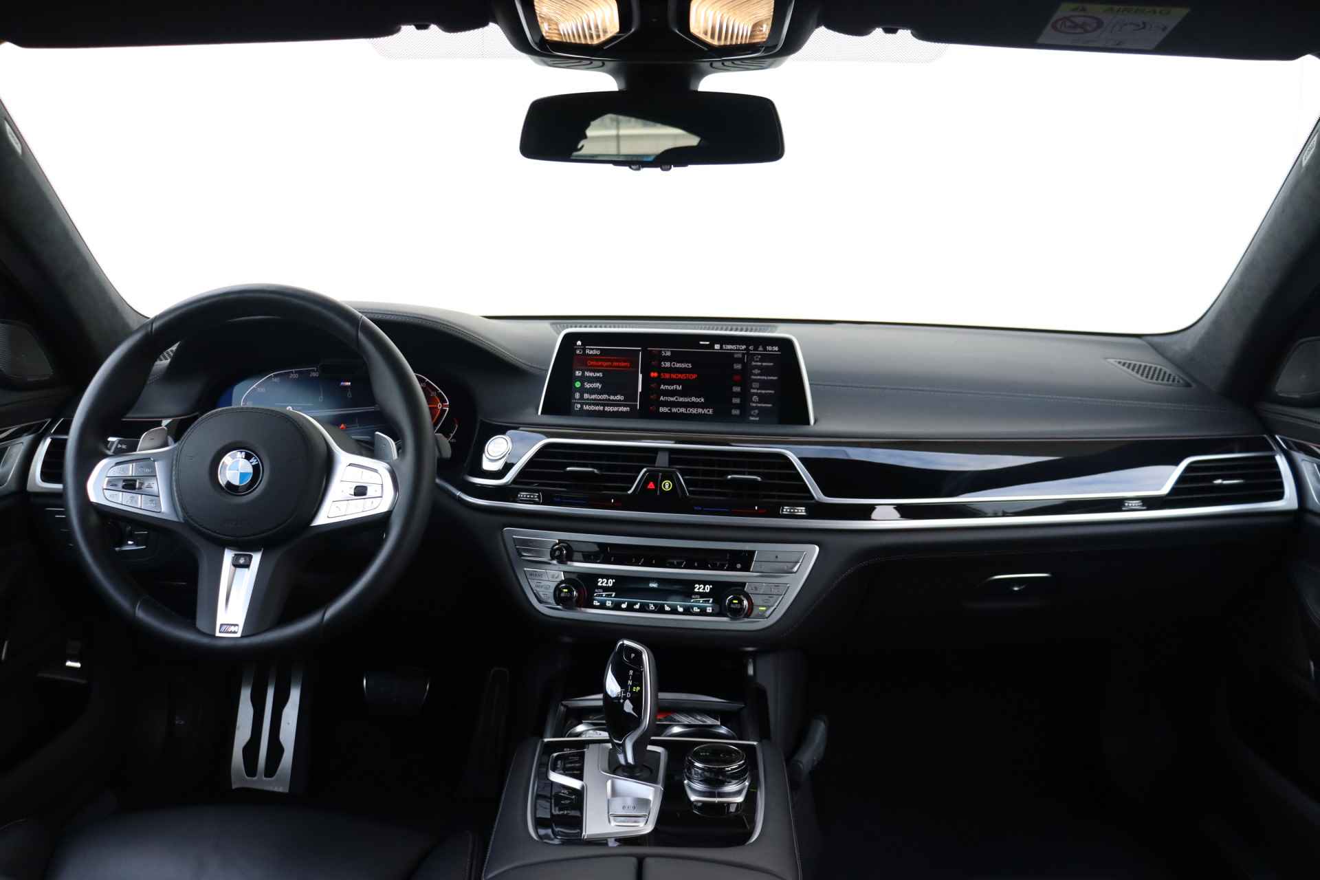 BMW 7 Serie Sedan 740d xDrive | High Executive M-Sportpakket Harman Kardon / Laserlicht / Soft Close / Trekhaak / 21'' M-Performance - 18/38