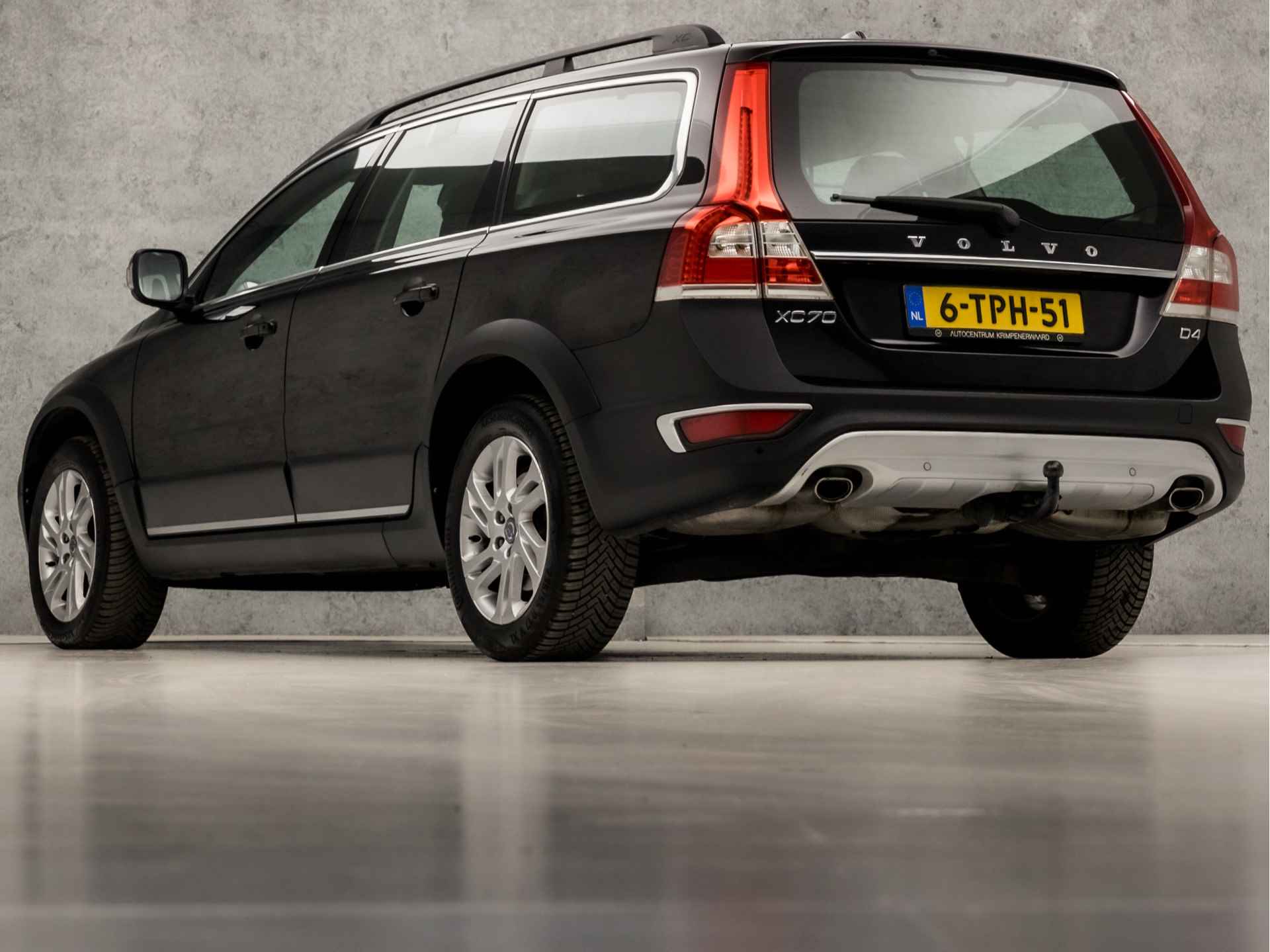 Volvo XC70 2.0 D4 FWD Nordic+ Inscription 181Pk Automaat (SCHUIFDAK, NAVIGATIE, LEDEREN SPORTSTOELEN, STOELVERWARMING, XENON, CRUISE, PARKEERSENSOREN, NIEUWE APK, NIEUWSTAAT) - 3/33