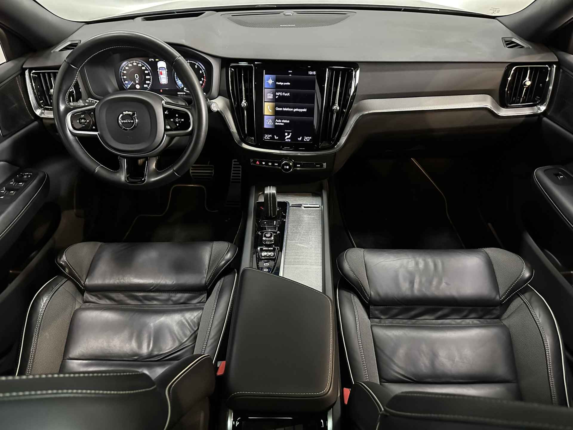 Volvo V60 2.0 B3 R-Design Airco ECC | LED | Panorama | 360 Camera | Harman Kardon | Trekhaak | Adaptive Cruise | Apple Carplay | Stoelverwarming | Isofix | NAP | - 35/52