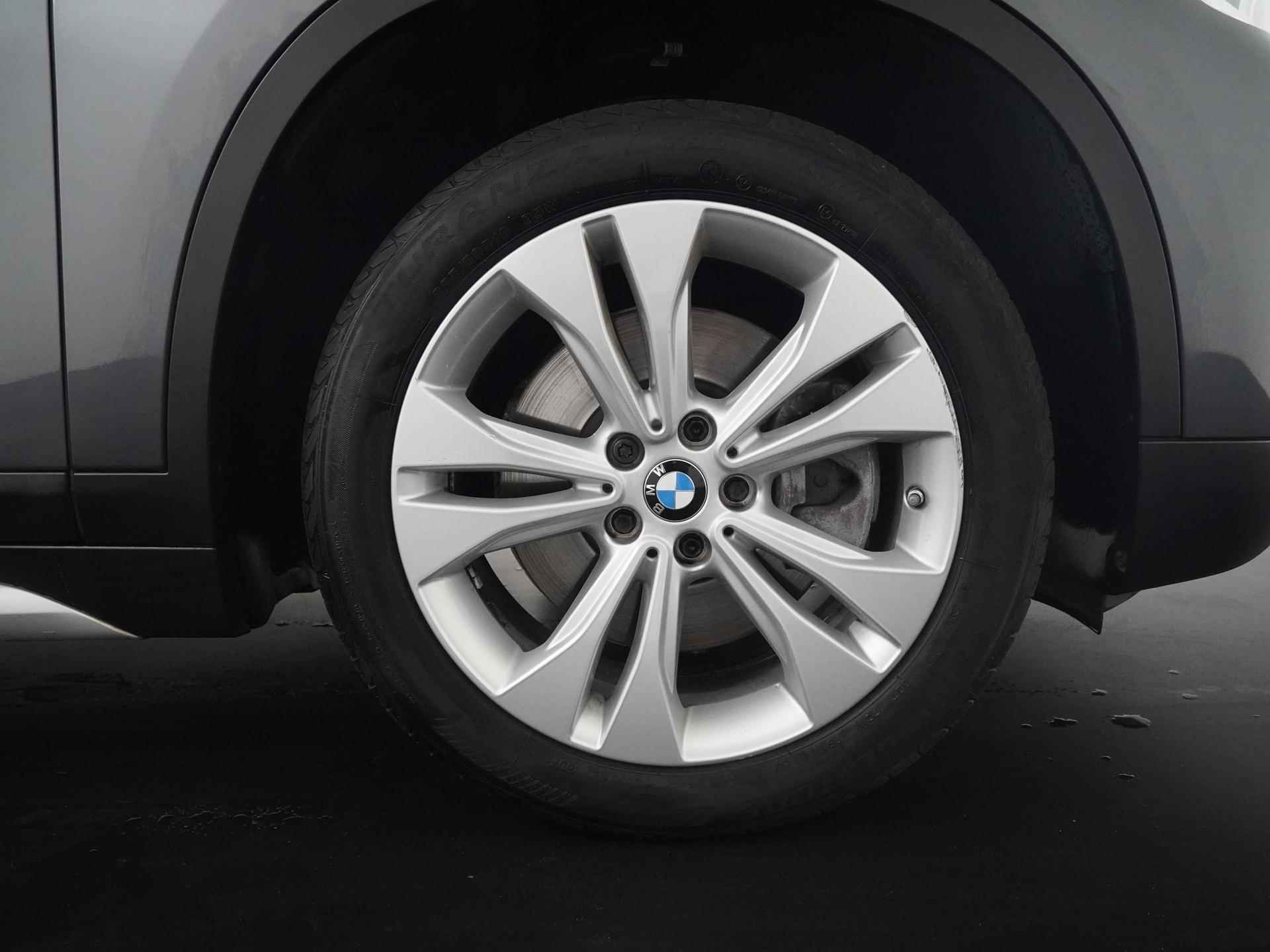 BMW X1 sDrive20i Centennial High Executive | Trekhaak | Head Up | Leder | Zondag Open! - 28/36