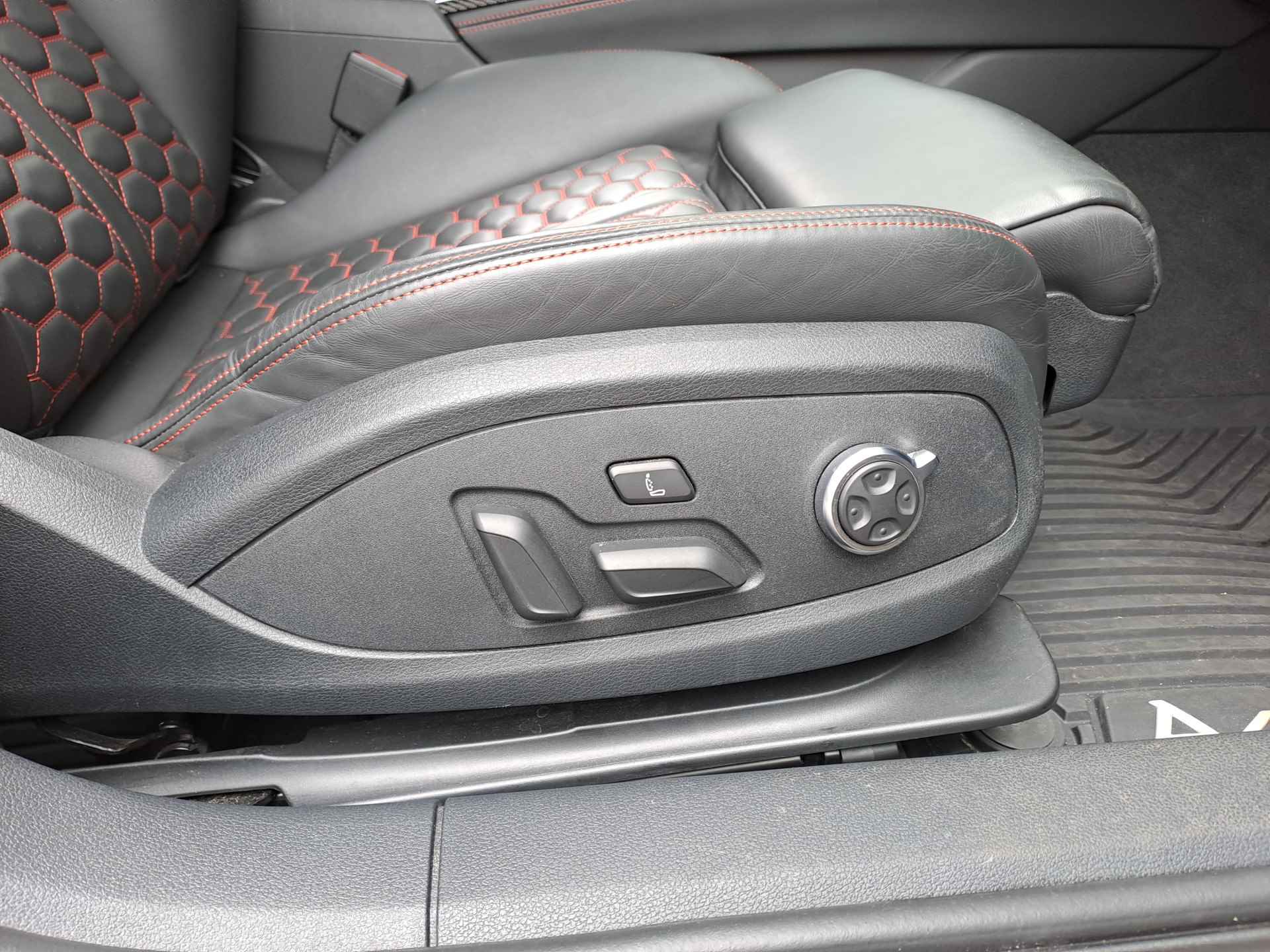 Audi RS4 Avant 2.9 TFSI Quattro Carbon | Leder | RS stoelen | B&O | Camera | Audi Sport Uitlaat | Trekhaak - 23/68