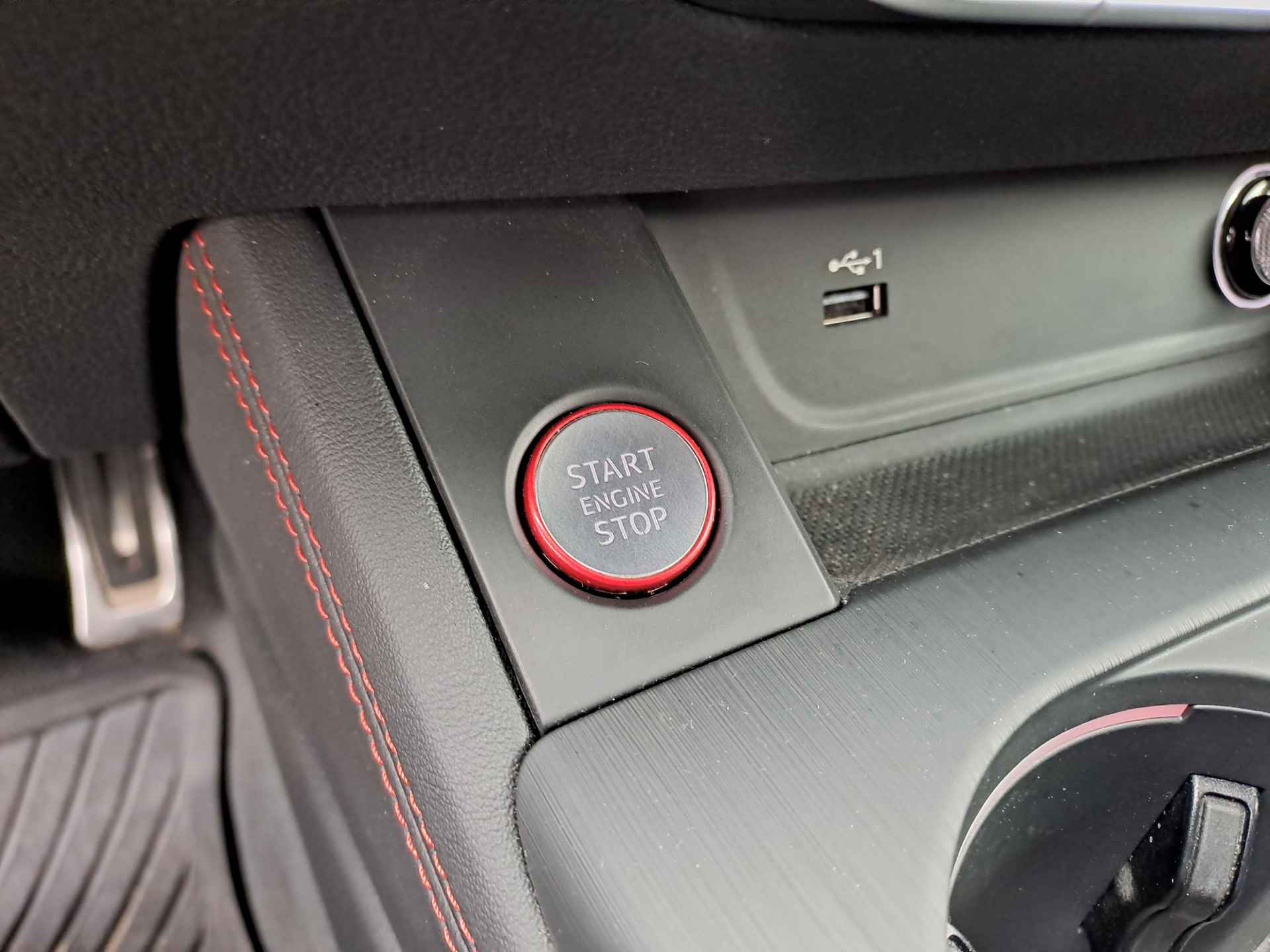 Audi RS4 Avant 2.9 TFSI Quattro Carbon | Leder | RS stoelen | B&O | Camera | Audi Sport Uitlaat | Trekhaak - 49/68