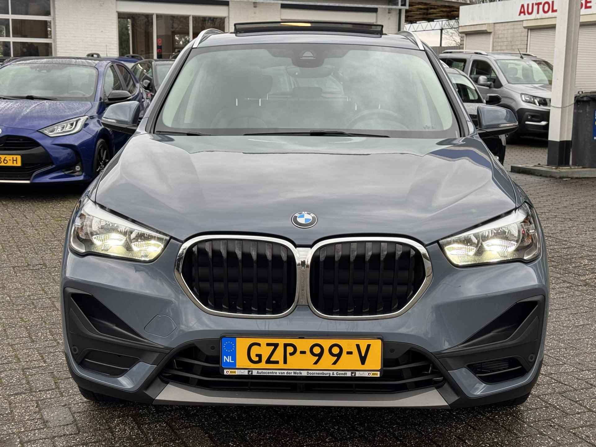 BMW X1 sDrive18i High Executive PANO | LEER | KLIMA | BOVAG!! - 9/33