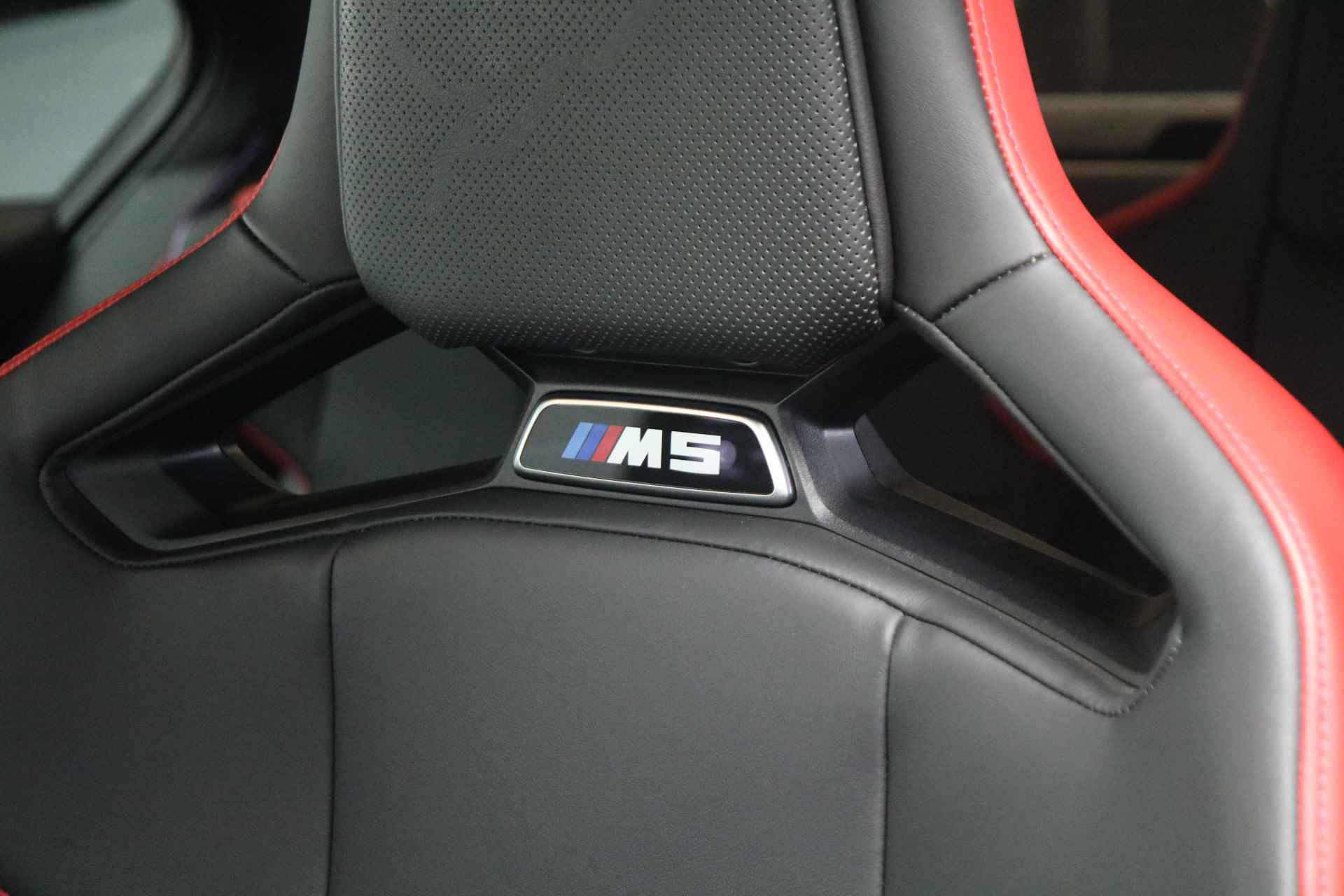 BMW 5 Serie M5 CS Automaat / M Carbon kuipstoelen / M Carbon-Keramisch remmen / M Sport uitlaatsysteem / M Driver's Package / Comfort Access / Laserlight - 21/37