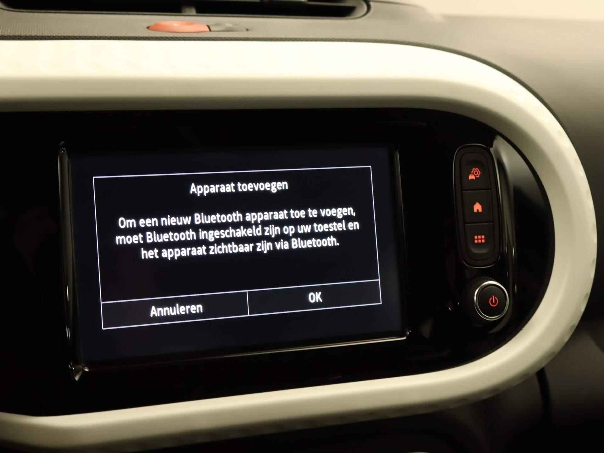 Renault Twingo Z.E. R80 Collection  - ORIGINEEL NEDERLANDSE AUTO - 60 KW - CLIMATE CONTROL - VOORSTOELEN VERWARMD - NAVIGATIE - BLUETOOTH - LICHT/ REGENSENSOR - ELEKTRISCHE RAMEN VOOR - CENTRALE VERGRENDELING MET AFSTANDSBEDIENING - 24/35