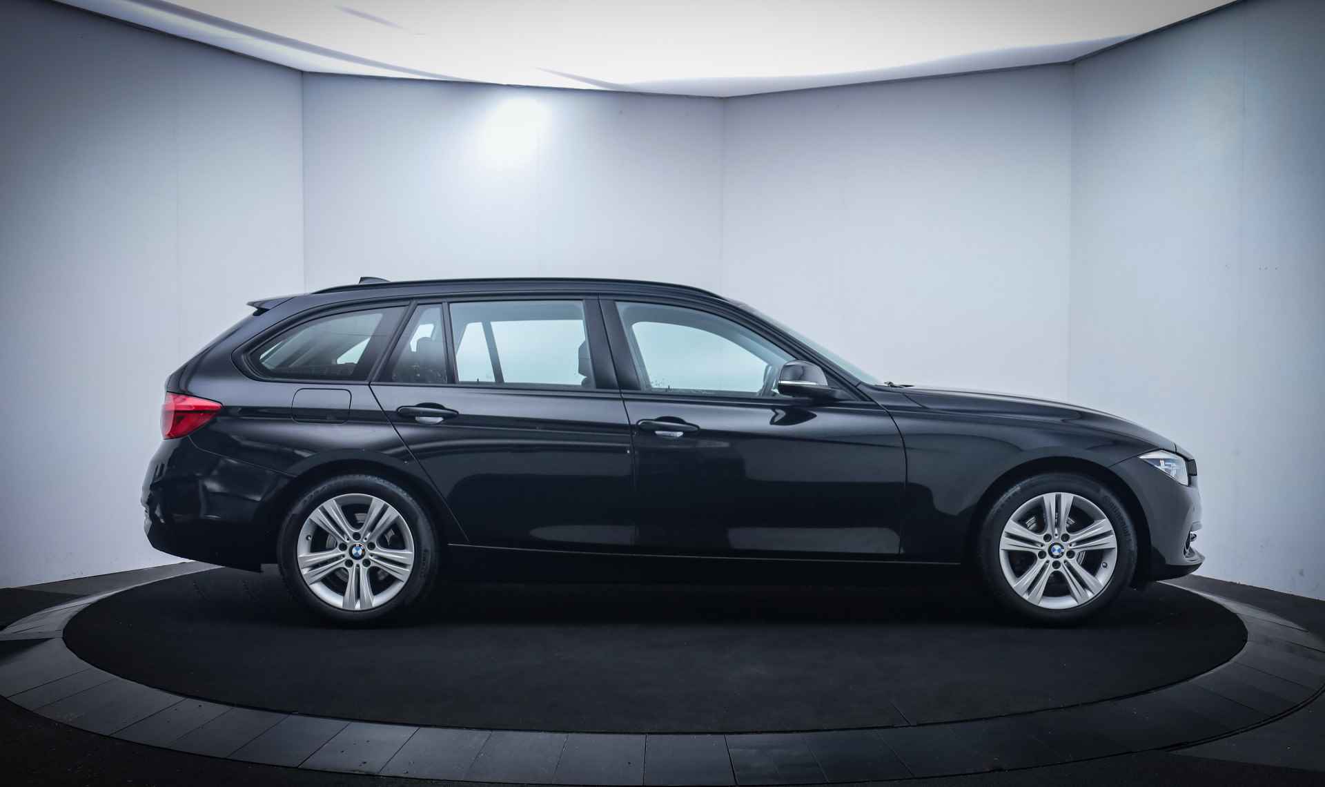 BMW 3 Serie Touring 320iA SPORT-LINE Executive FULL LED/NAVI/STOELVERW./SPORTSTOELEN/CLIMA/CRUISE/PDC V+A/LMV - 4/28