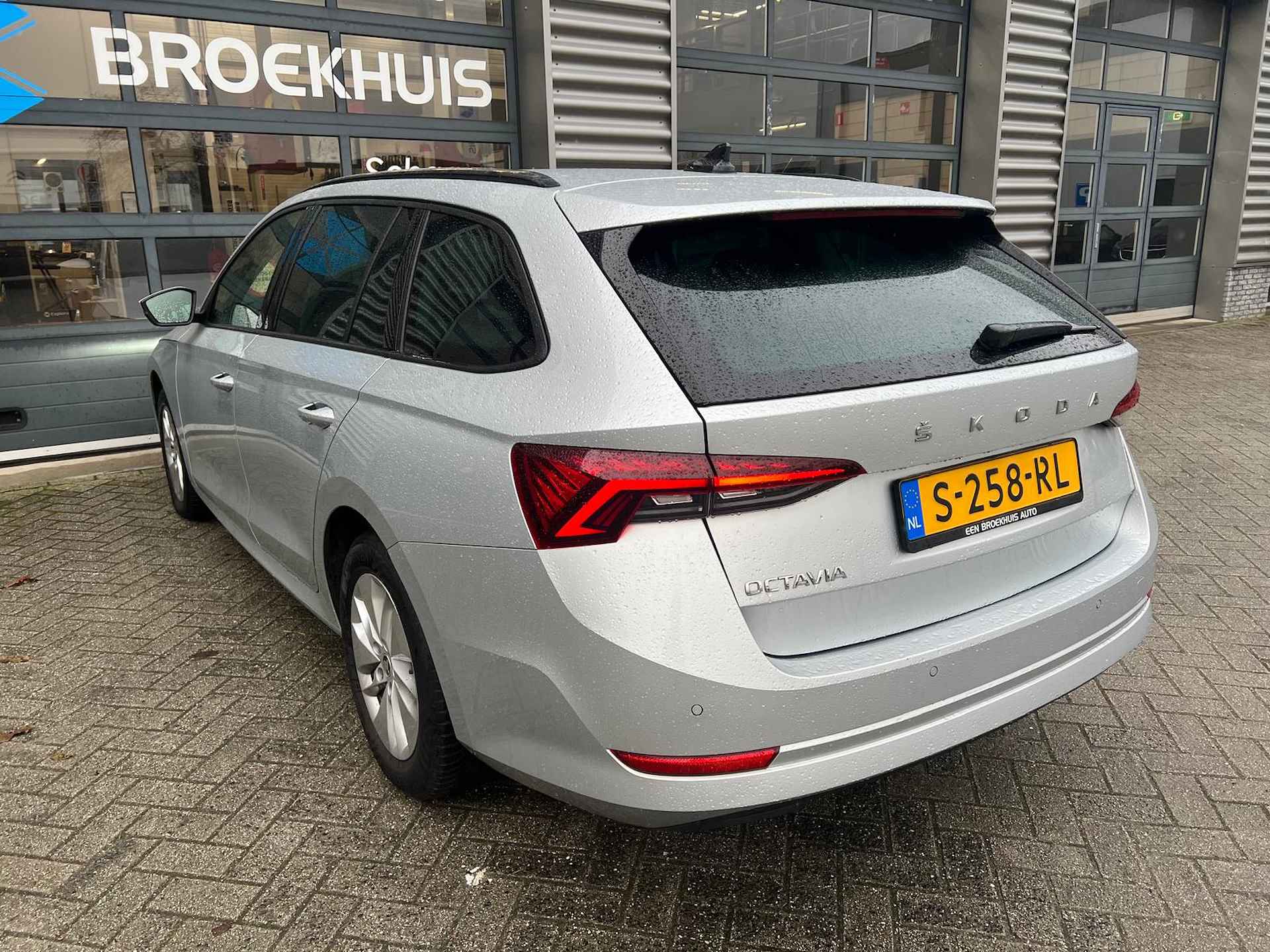 Škoda Octavia Combi 1.0 TSI 110 pk Business Edition | Trekhaak wegklapbaar | Navigatie | Elektrische achterklep | - 8/40