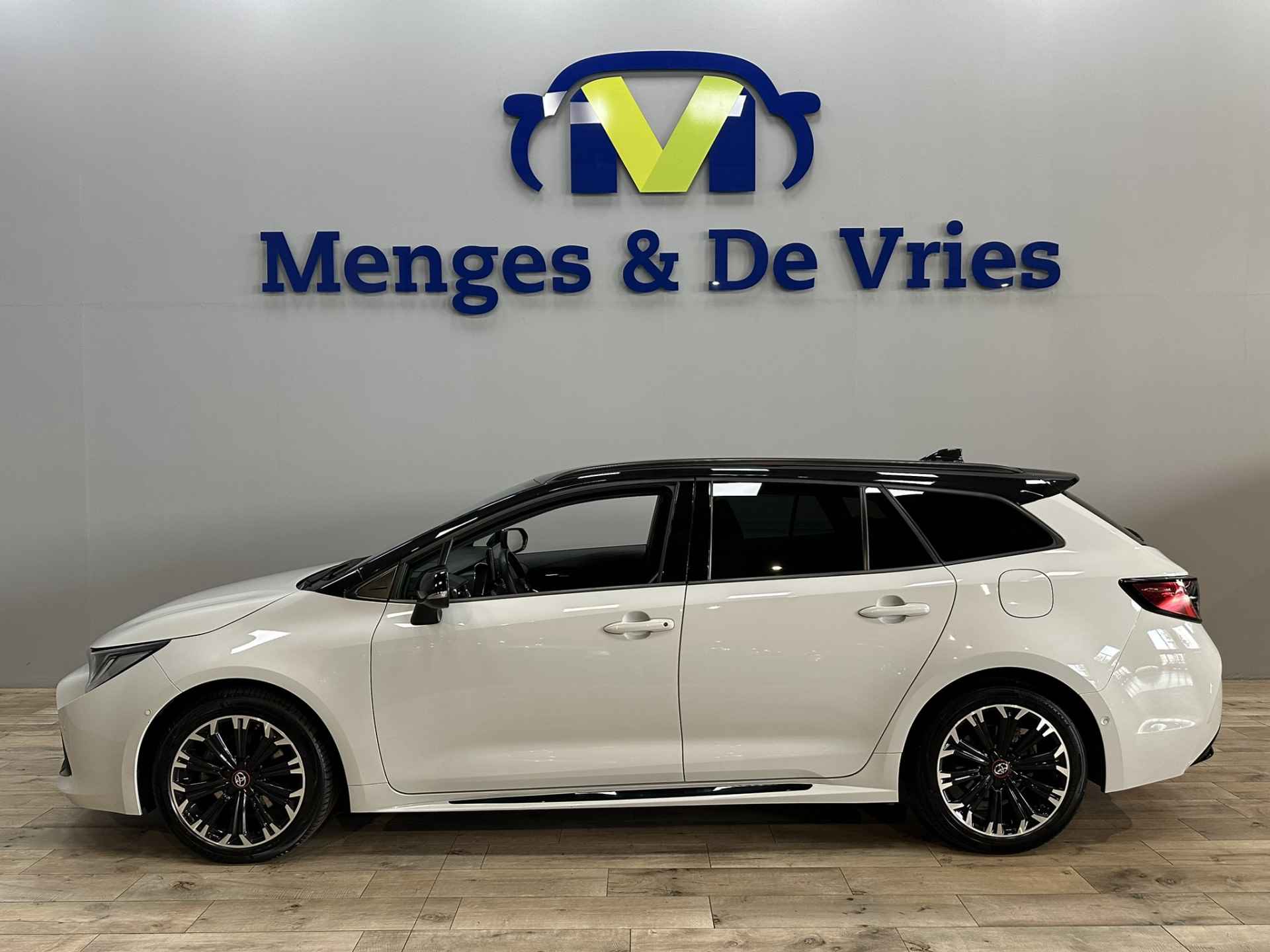 Toyota Corolla Touring Sports 2.0 Hybrid GR-Sport Airco ECC | LED | Adaptive Cruise | Camera | Stoelverwarming | 17" velgen | Apple Carplay | Isofix | NAP | - 6/49