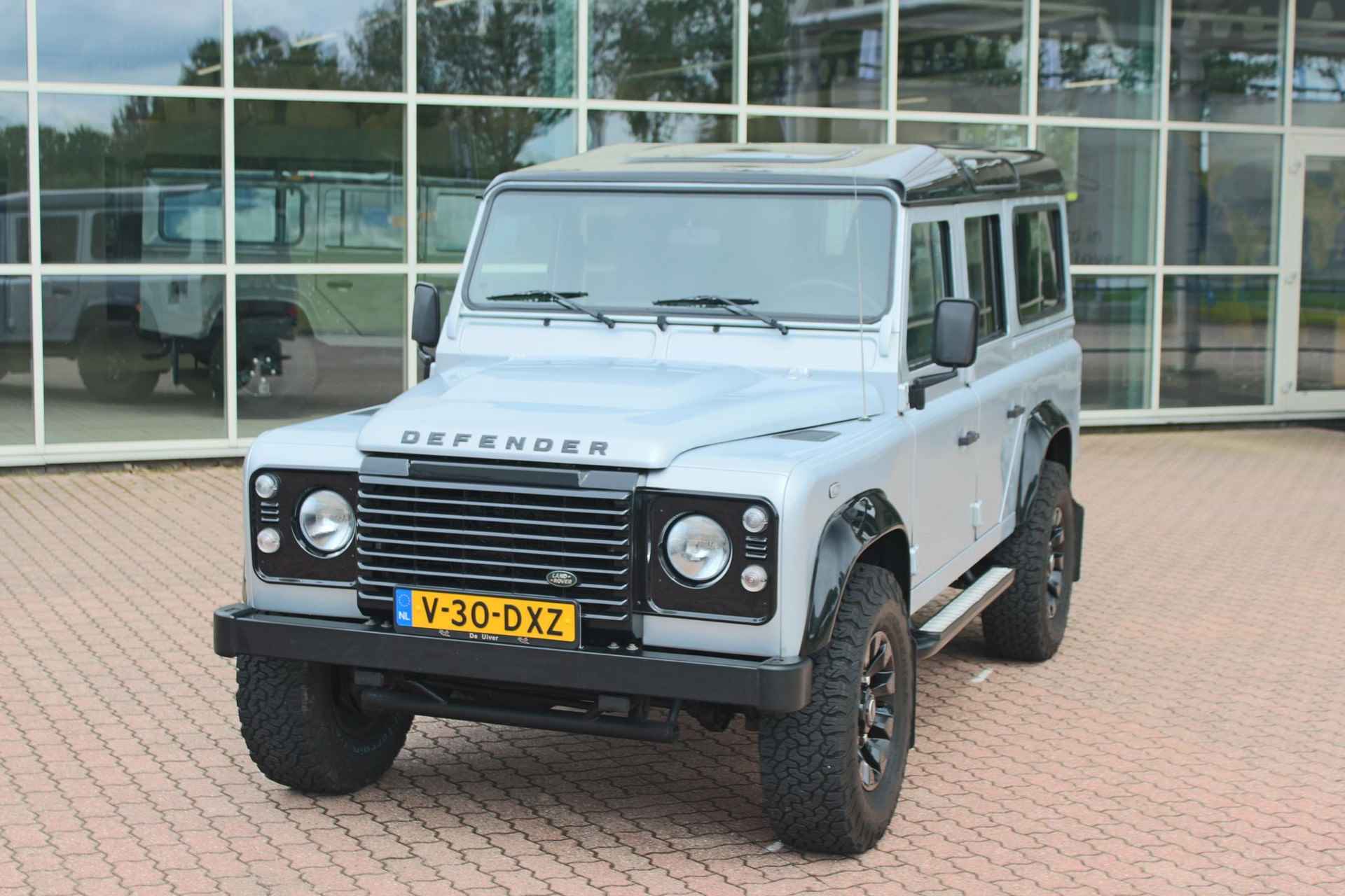 Land Rover Defender 2.2 D SW 110" Eastnor De Uiver Special 7-seater - 5/36