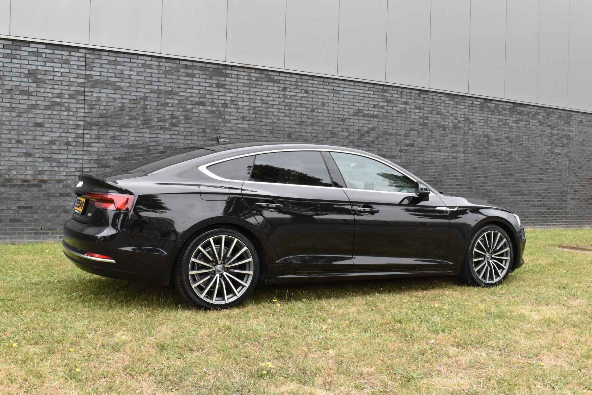 Audi A5 Sportback 2.0 TDI Sport Pro Line euro 6 Distributieriem, 4 nieuwe banden net vervangen. Prijs is inclusief btw, nieuwe apk bij aflevering - 3/54