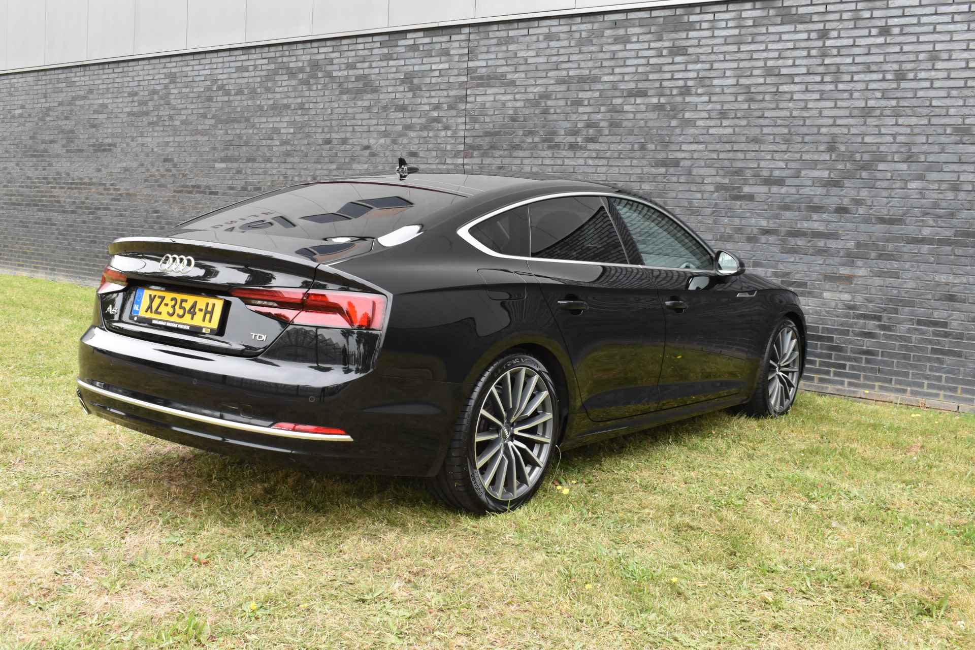 Audi A5 Sportback 2.0 TDI Sport Pro Line euro 6 Distributieriem, 4 nieuwe banden net vervangen. Prijs is inclusief btw, nieuwe apk bij aflevering - 20/54