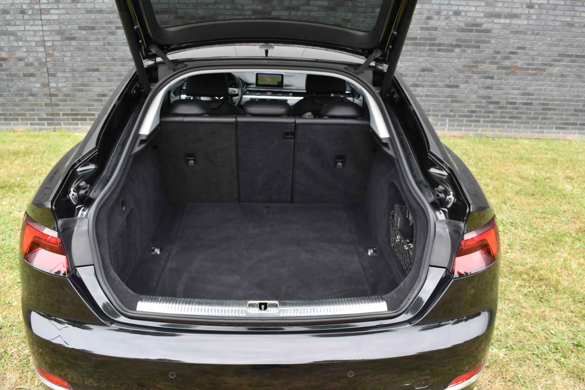 Audi A5 Sportback 2.0 TDI Sport Pro Line euro 6 Distributieriem, 4 nieuwe banden net vervangen. Prijs is inclusief btw, nieuwe apk bij aflevering - 48/54