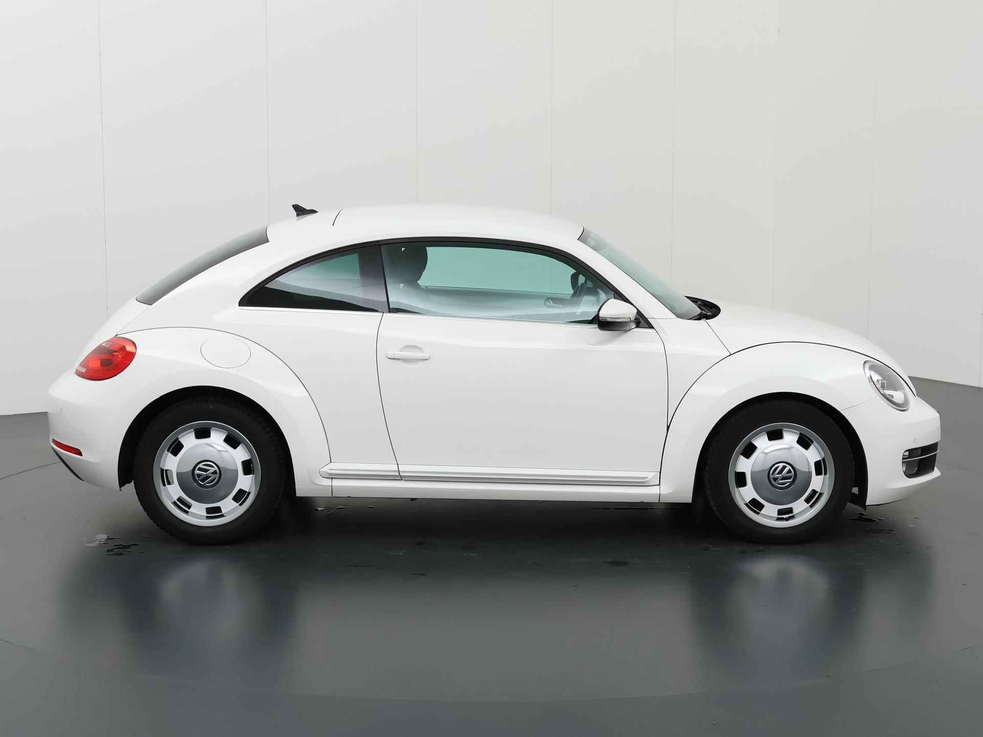 Volkswagen Beetle 1.2 TSI Design | Navigatie | Bi-xenon | Keyless Go | Fender Sound | Cruise Control | Parkeersensoren | Climate Control | - 7/36