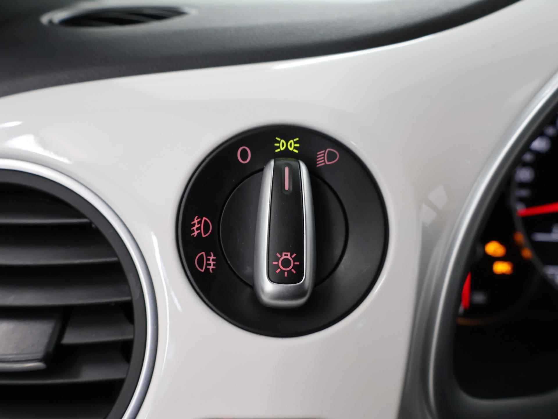 Volkswagen Beetle 1.2 TSI Design | Navigatie | Bi-xenon | Keyless Go | Fender Sound | Cruise Control | Parkeersensoren | Climate Control | - 28/36