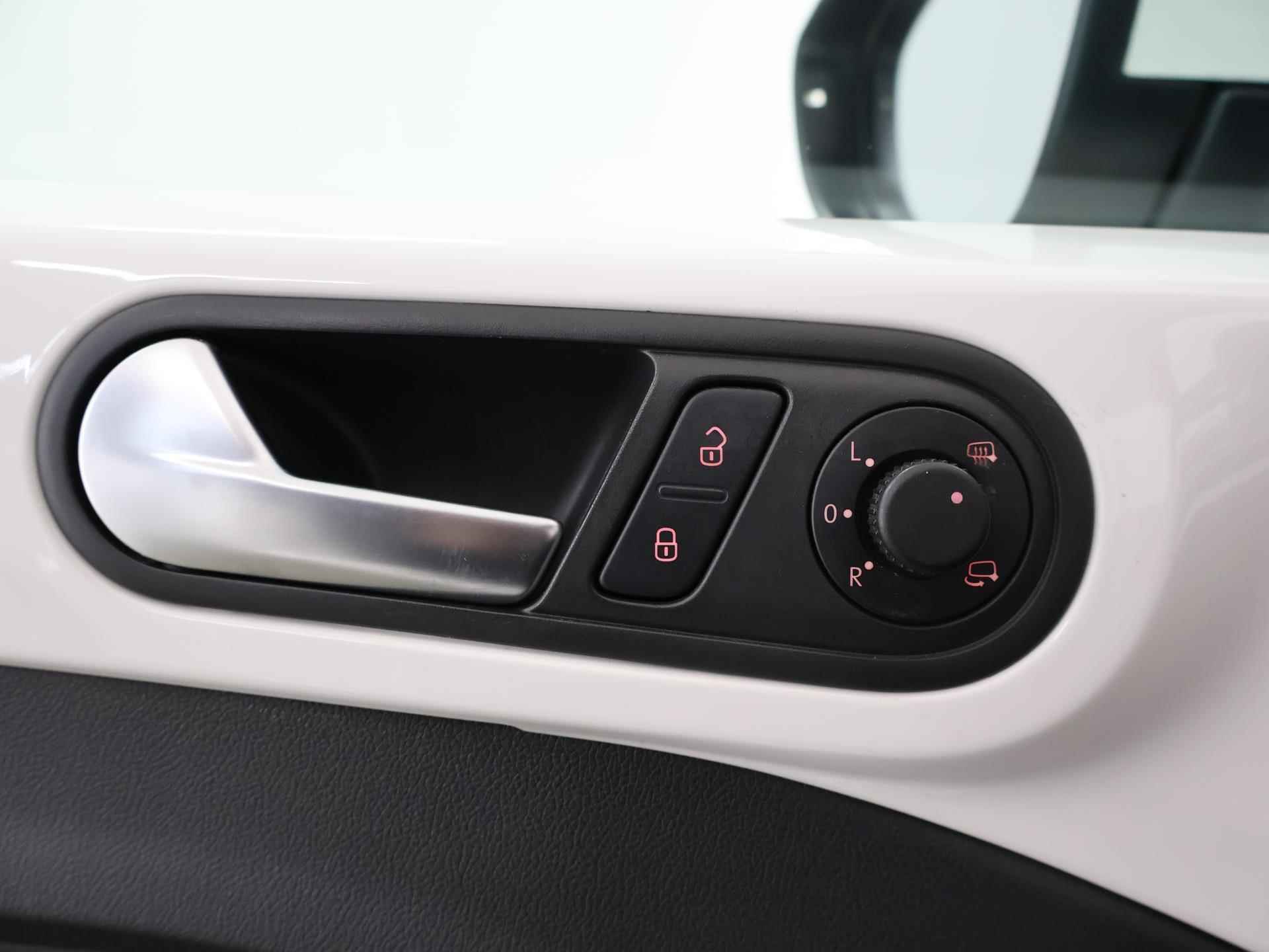 Volkswagen Beetle 1.2 TSI Design | Navigatie | Bi-xenon | Keyless Go | Fender Sound | Cruise Control | Parkeersensoren | Climate Control | - 30/36