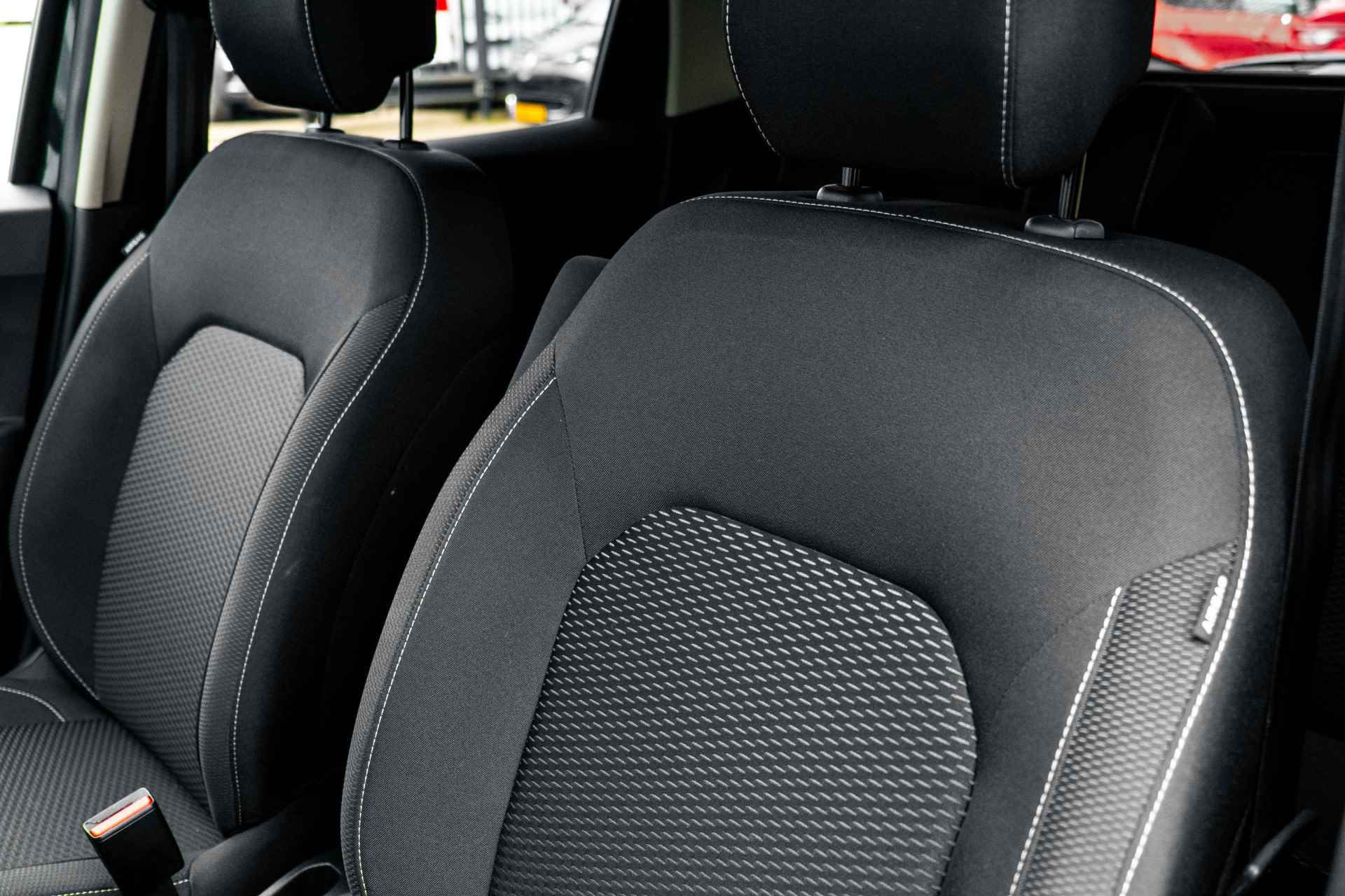 Dacia Duster 1.0 TCe Bi-Fuel Comfort | Trekhaak | Pack Look | Parkeersensoren achter |  | incl. Bovag rijklaarpakket met 12 maanden garantie - 29/42